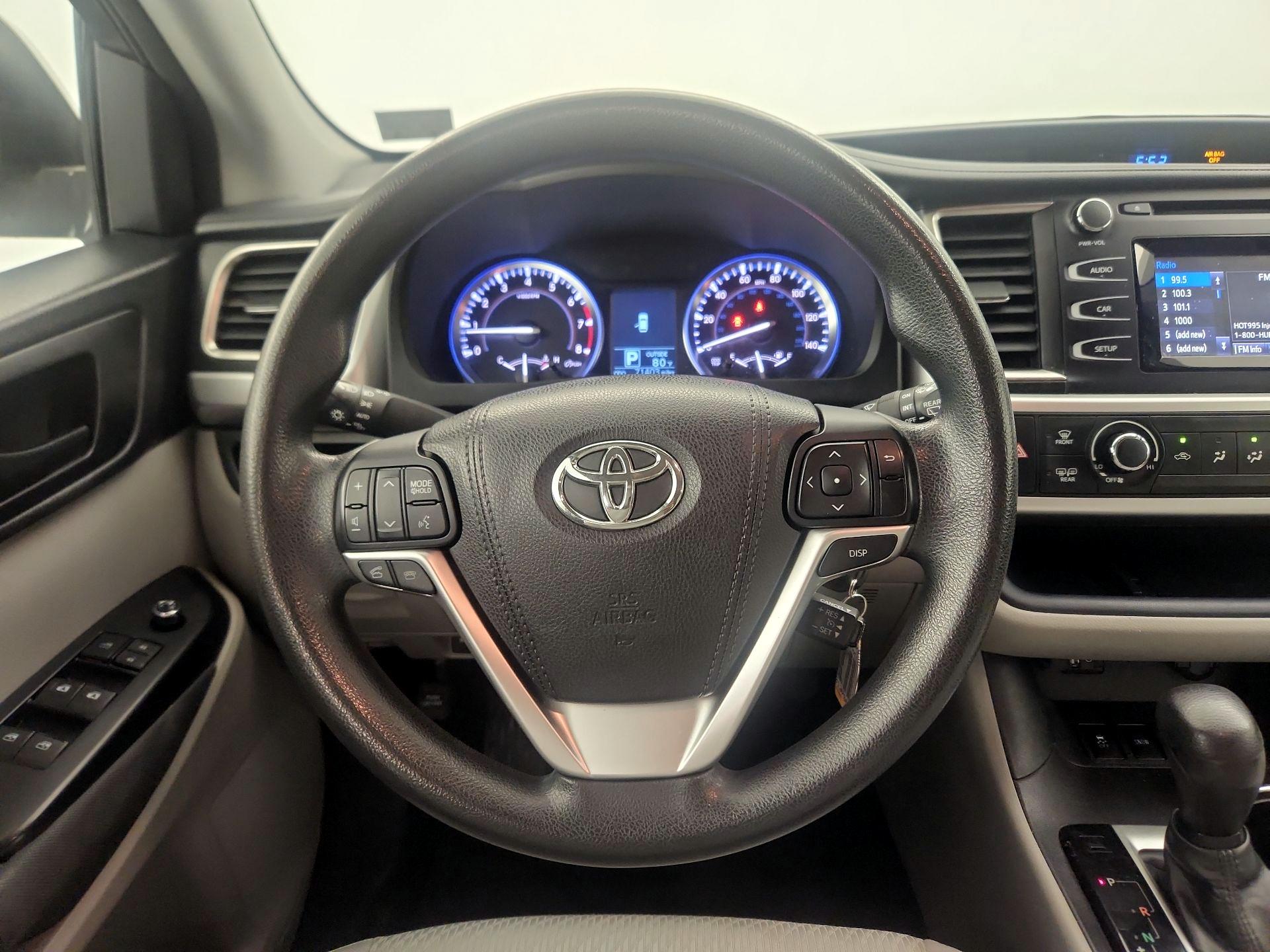 Thumbnail: 2016 Toyota Highlander - 10