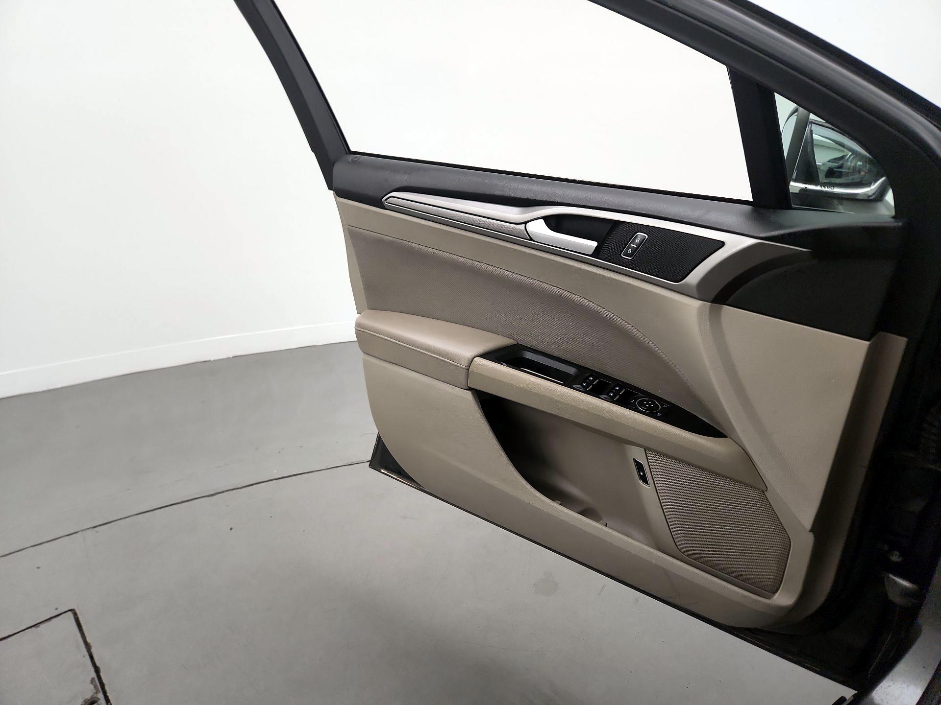 Thumbnail: 2018 Ford Fusion - 12
