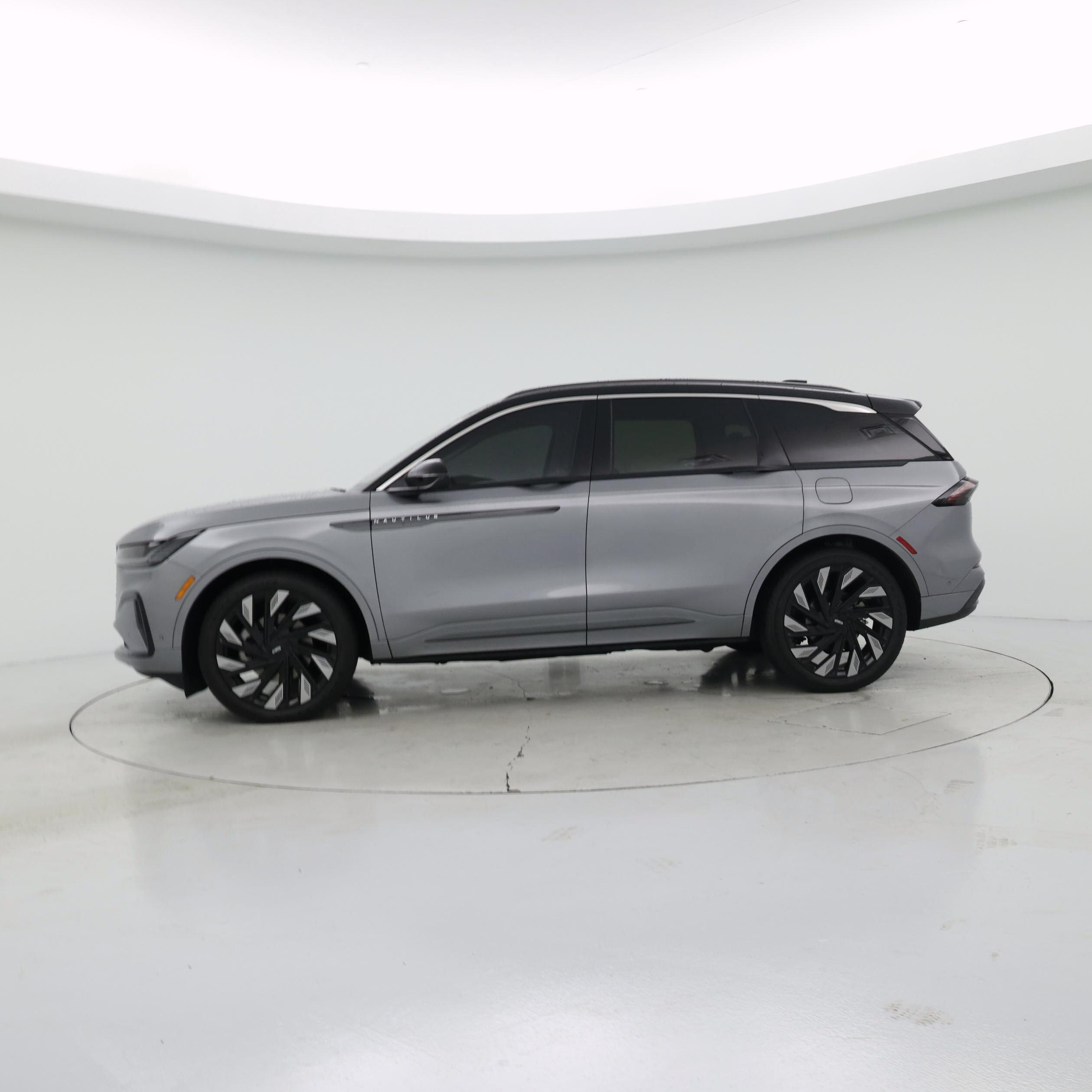 Thumbnail: 2024 Lincoln Nautilus - 3