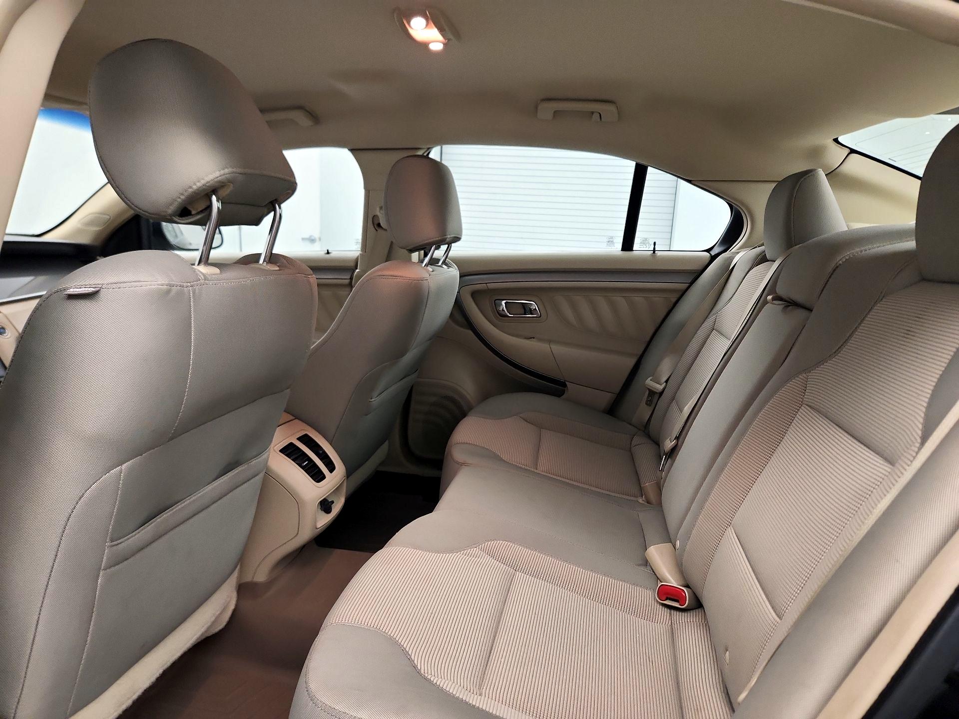 Thumbnail: 2015 Ford Taurus - 19