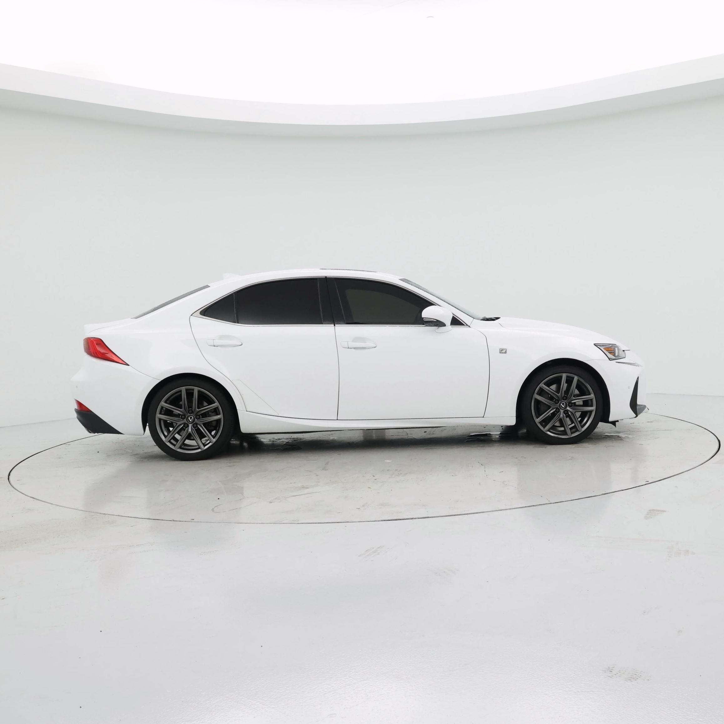 Thumbnail: 2019 Lexus IS - 7