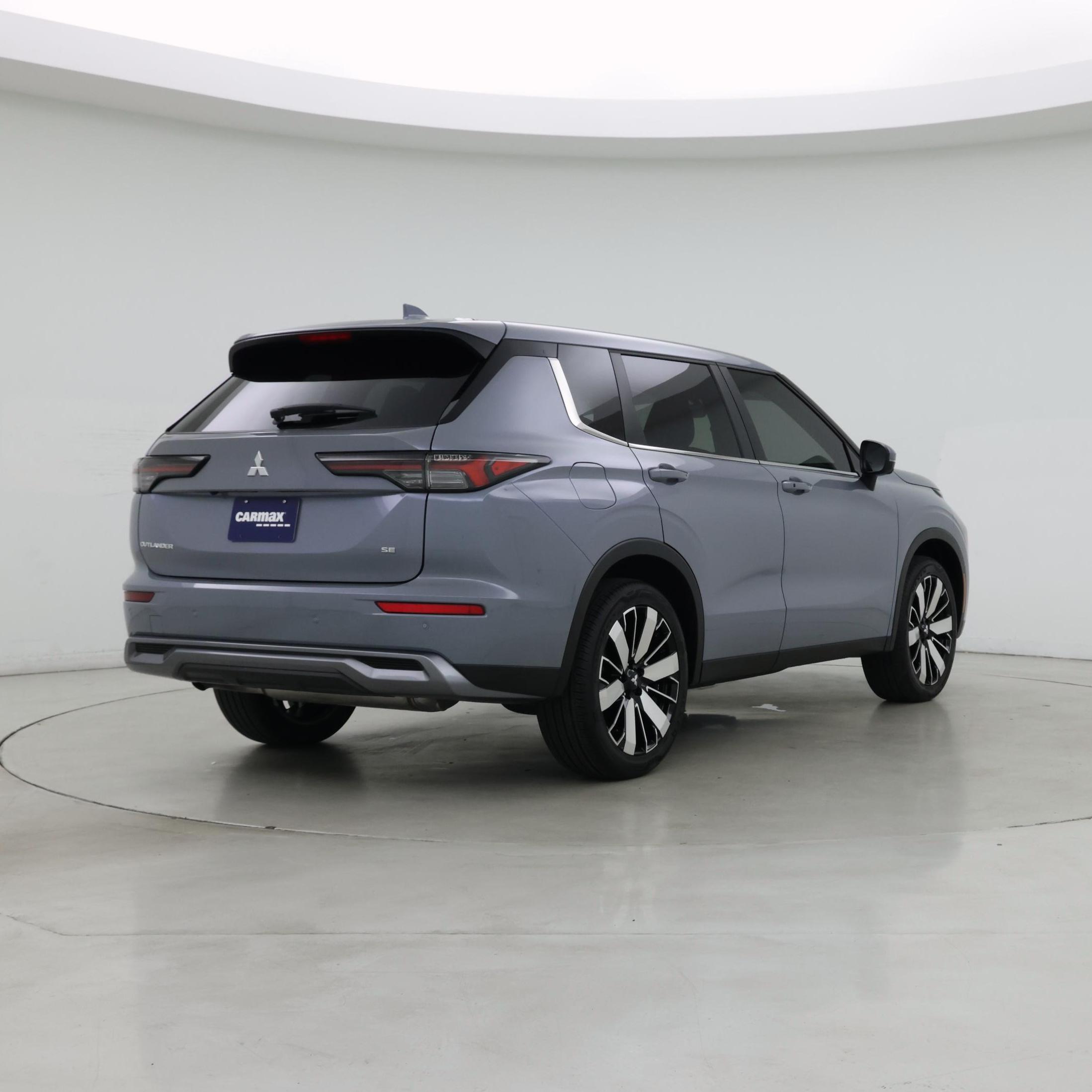 Thumbnail: 2026 Mitsubishi Outlander - 8