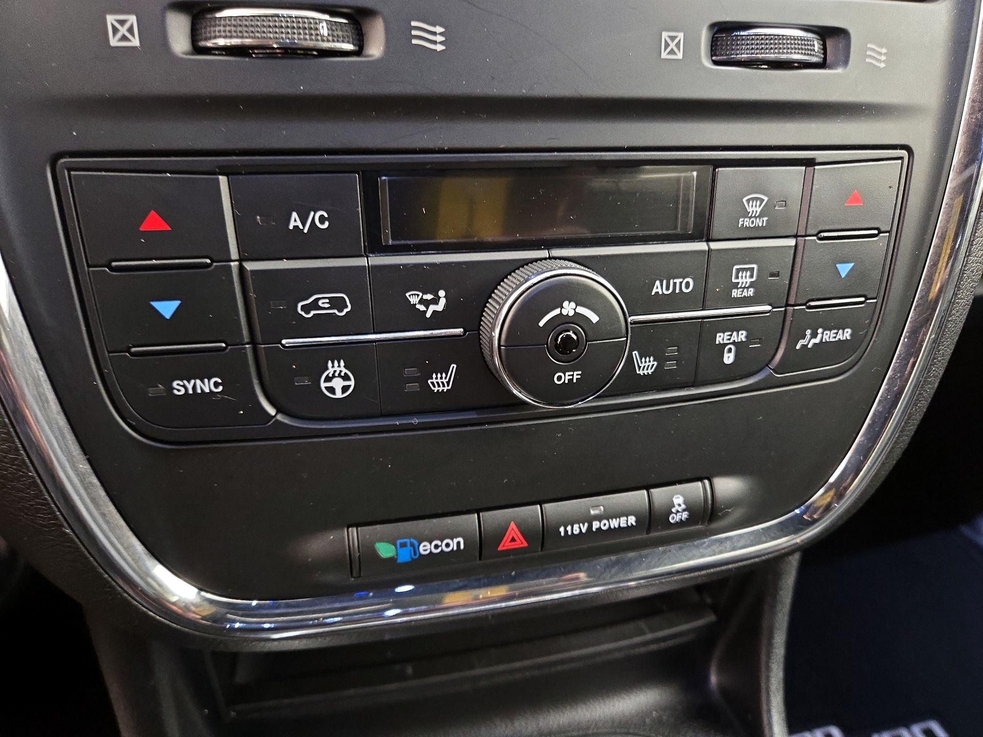 Thumbnail: 2017 Dodge Grand Caravan - 16