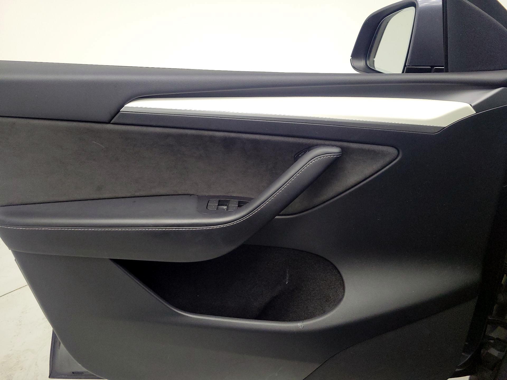 Thumbnail: 2023 Tesla Model Y - 12