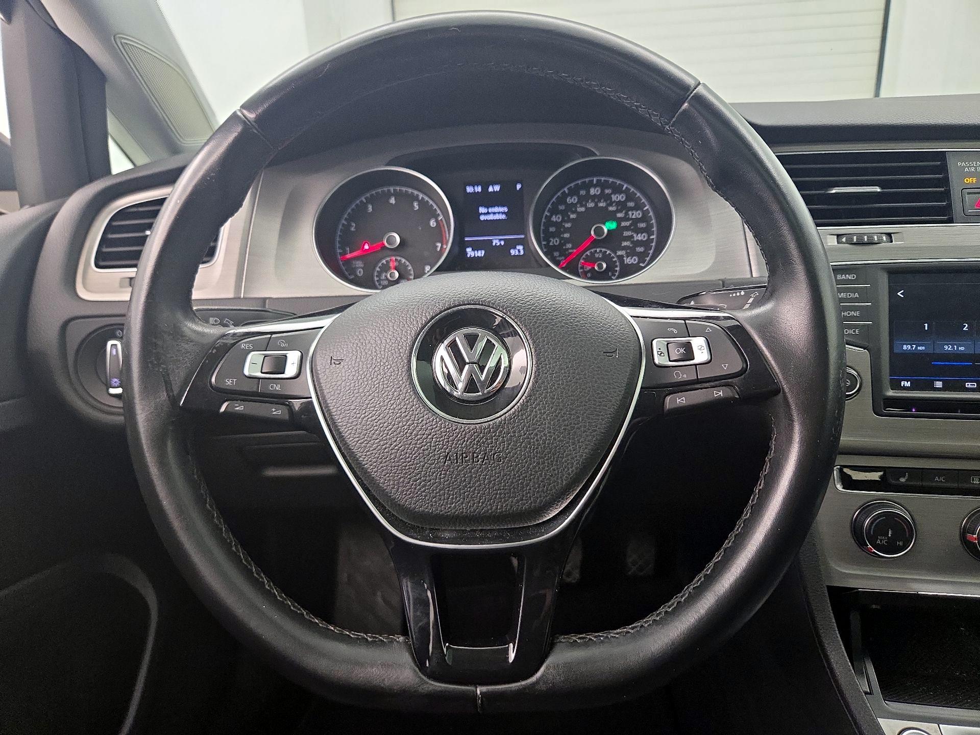 Thumbnail: 2017 Volkswagen Golf - 10