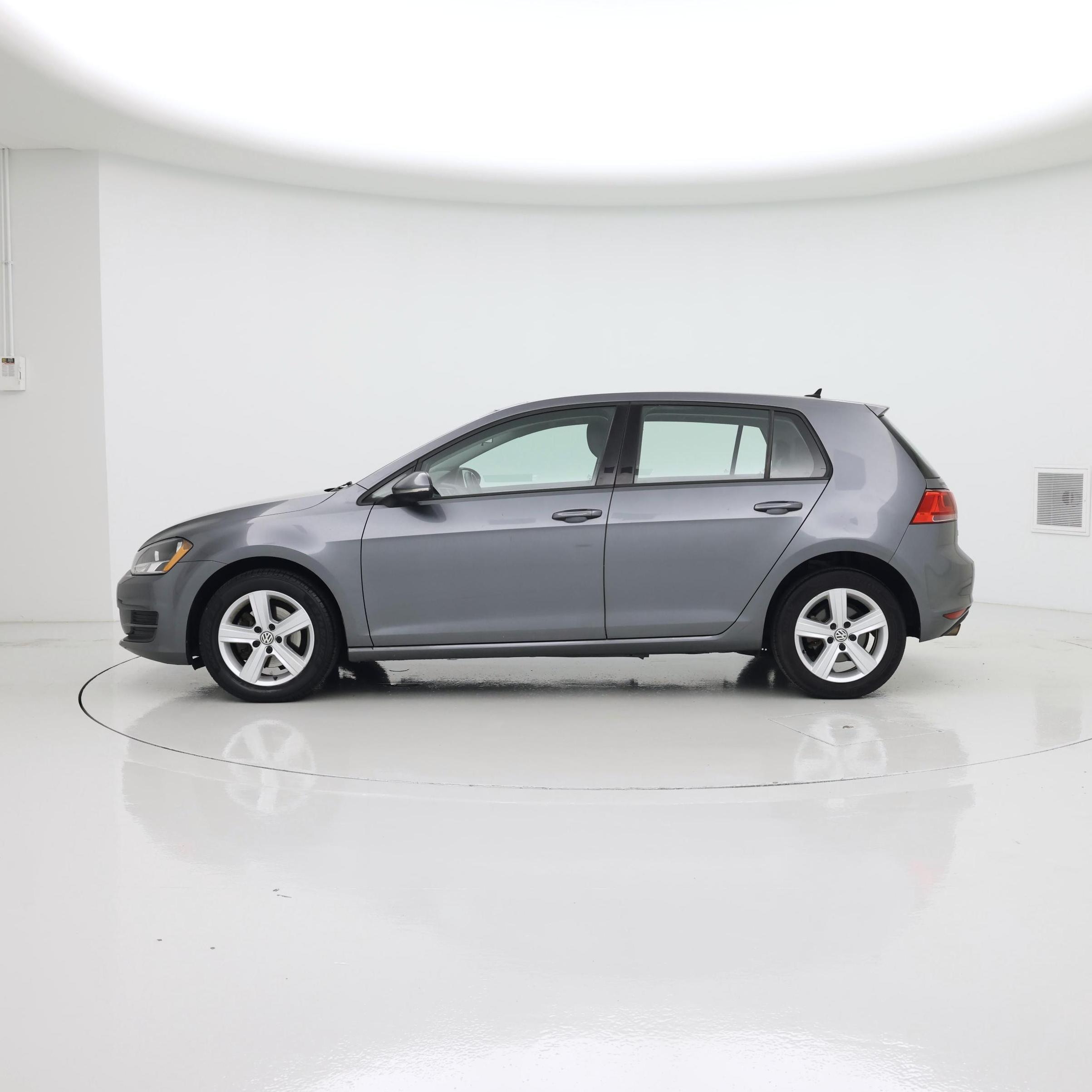 Thumbnail: 2017 Volkswagen Golf - 3