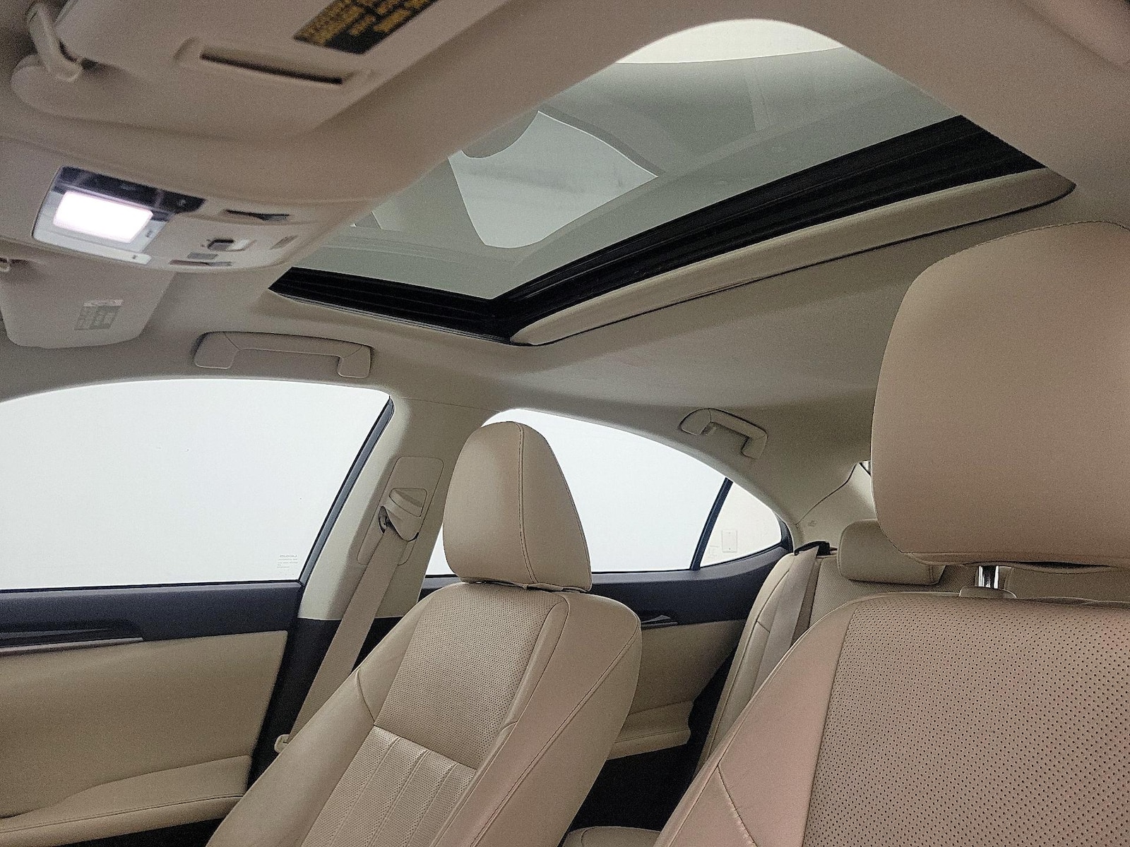 Sunroof(s) & Overhead Airbags
