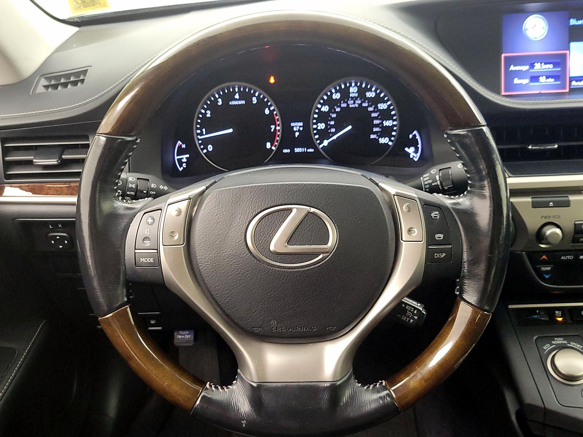 Thumbnail: 2015 Lexus ES - 10