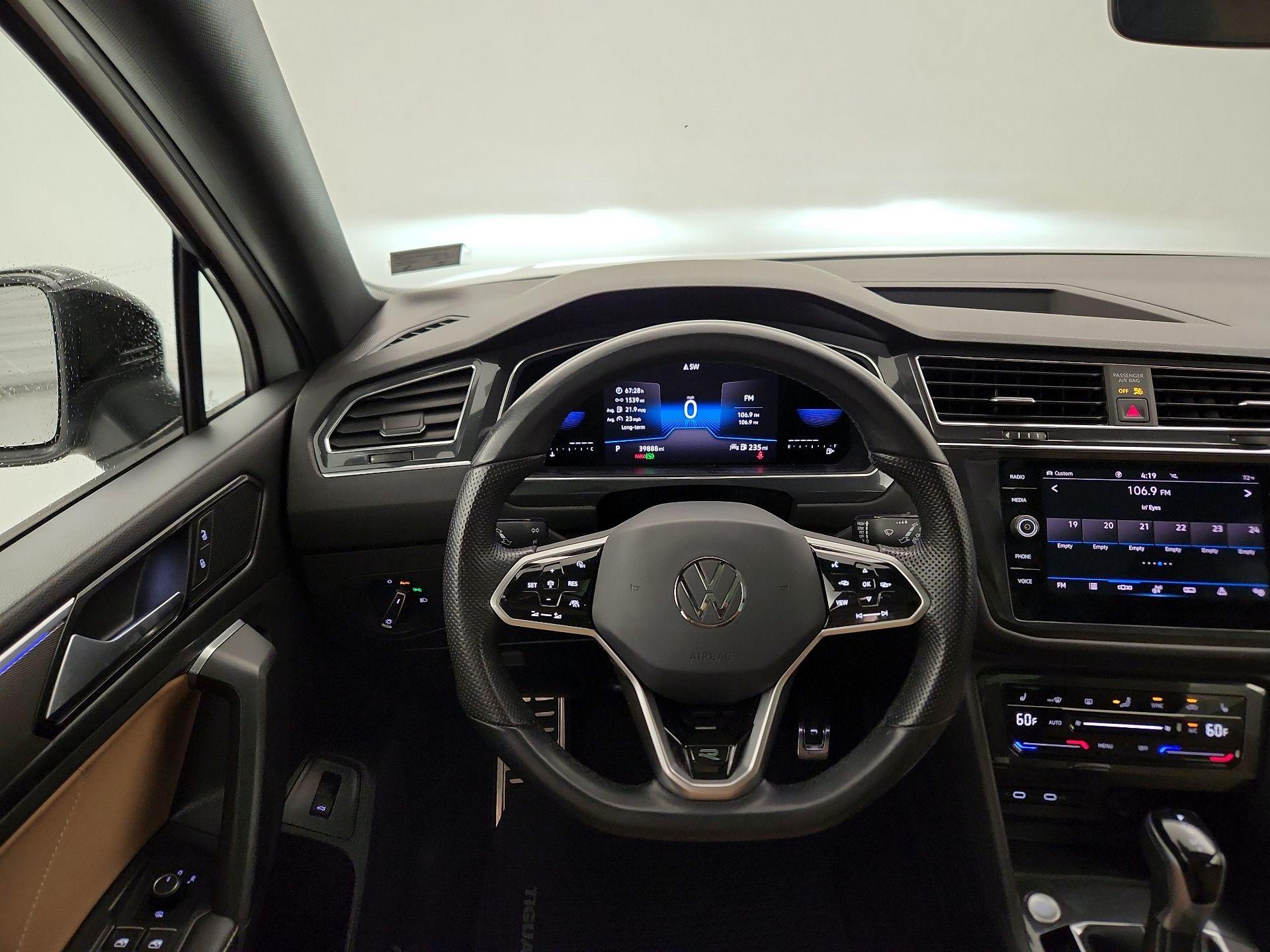 Thumbnail: 2022 Volkswagen Tiguan - 10