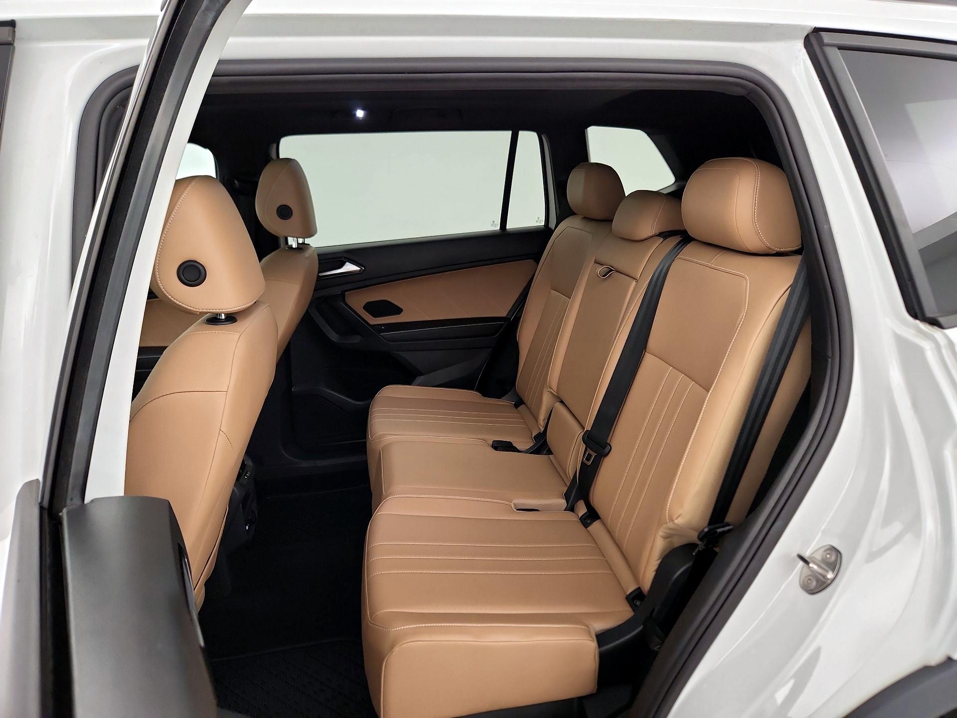 Thumbnail: 2022 Volkswagen Tiguan - 20