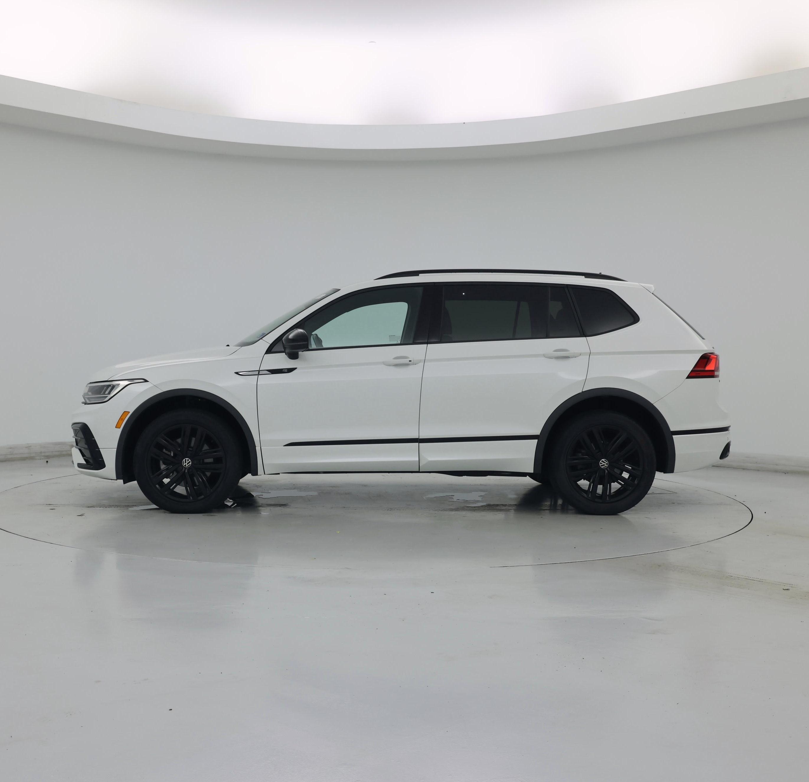 Thumbnail: 2022 Volkswagen Tiguan - 3