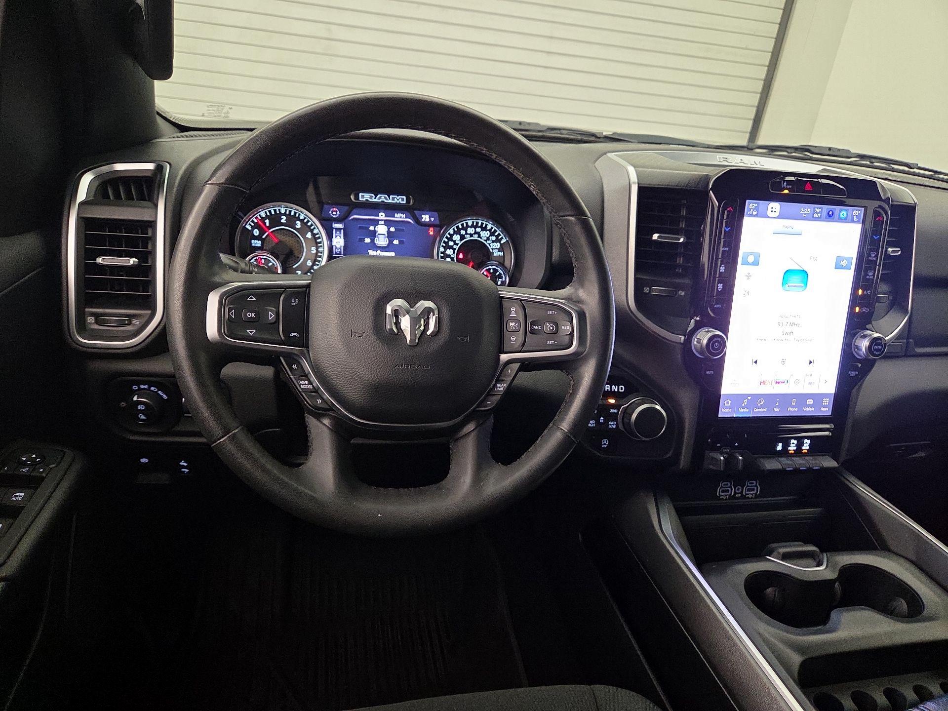 Thumbnail: 2025 RAM 1500 - 10