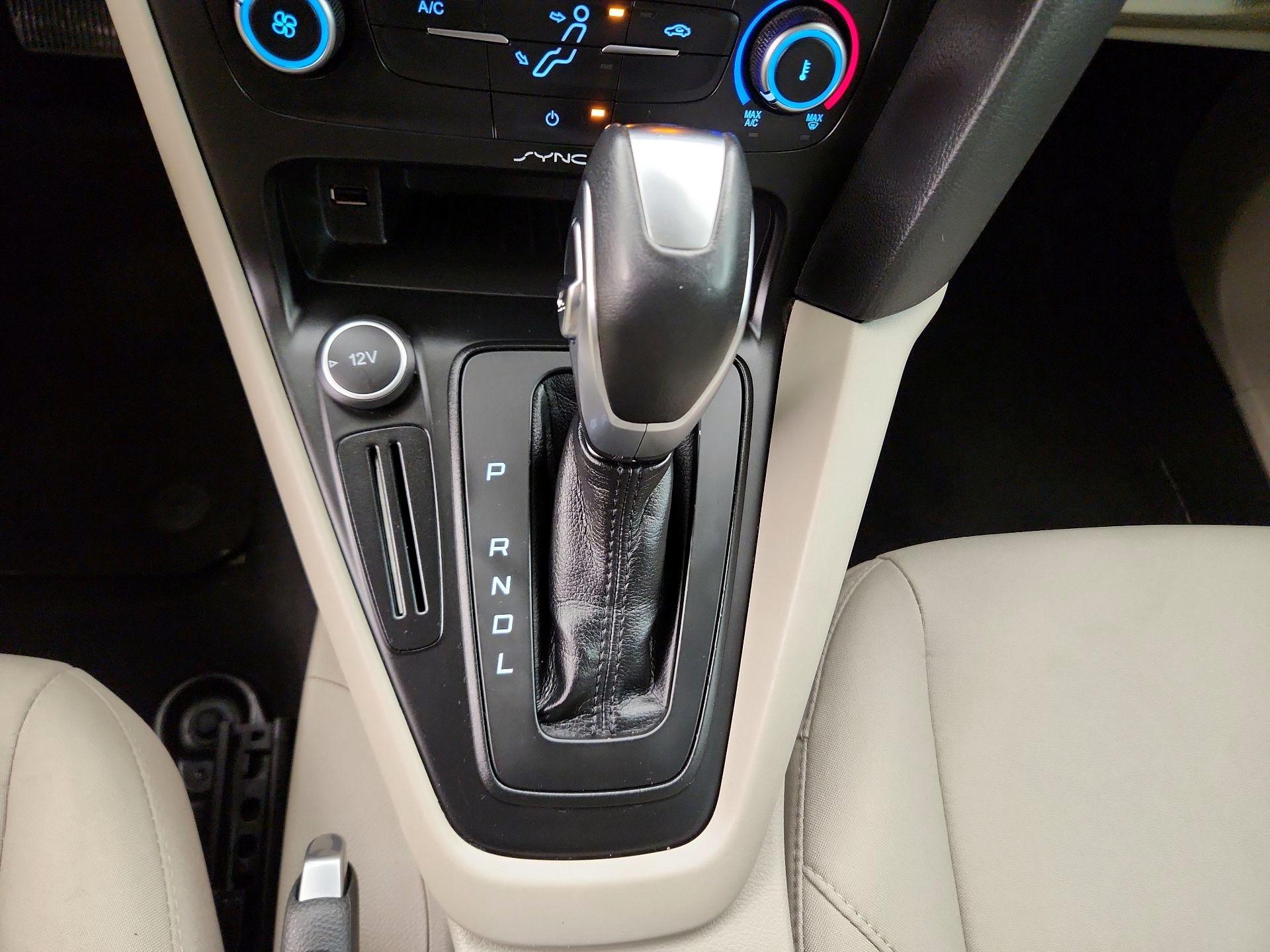 Thumbnail: 2016 Ford Focus - 17