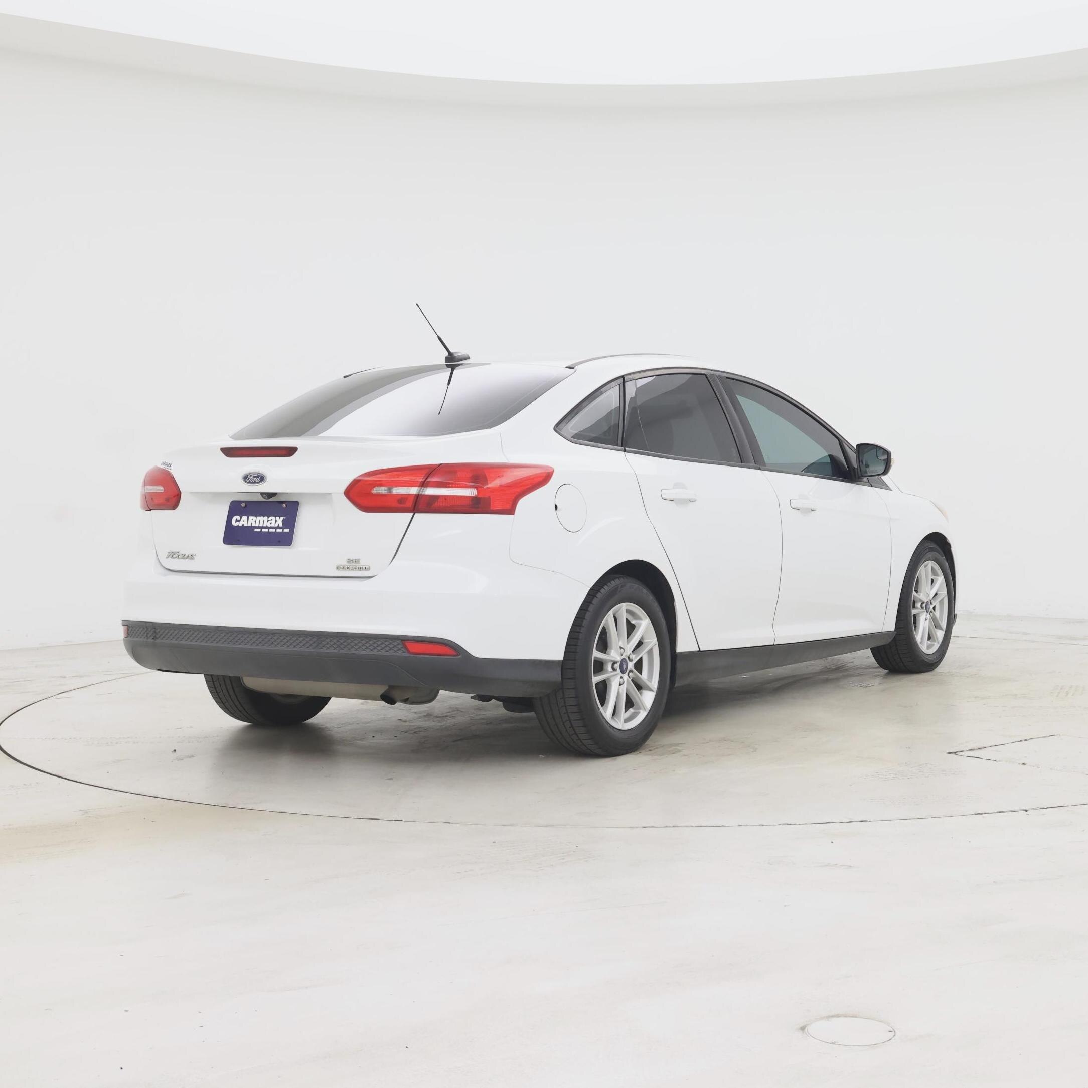 Thumbnail: 2016 Ford Focus - 8