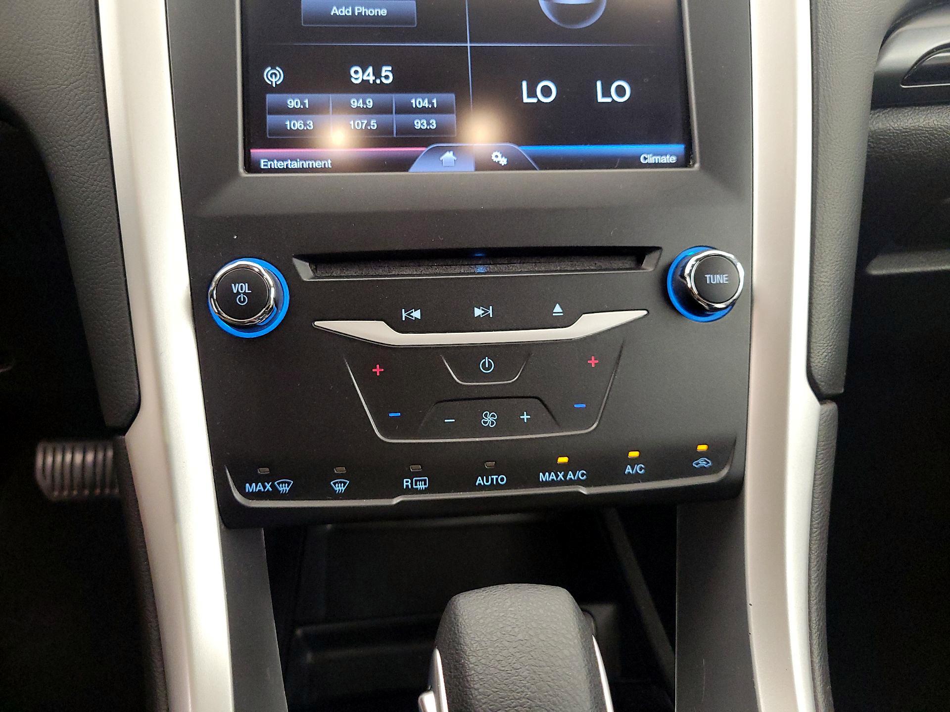 Thumbnail: 2015 Ford Fusion - 16