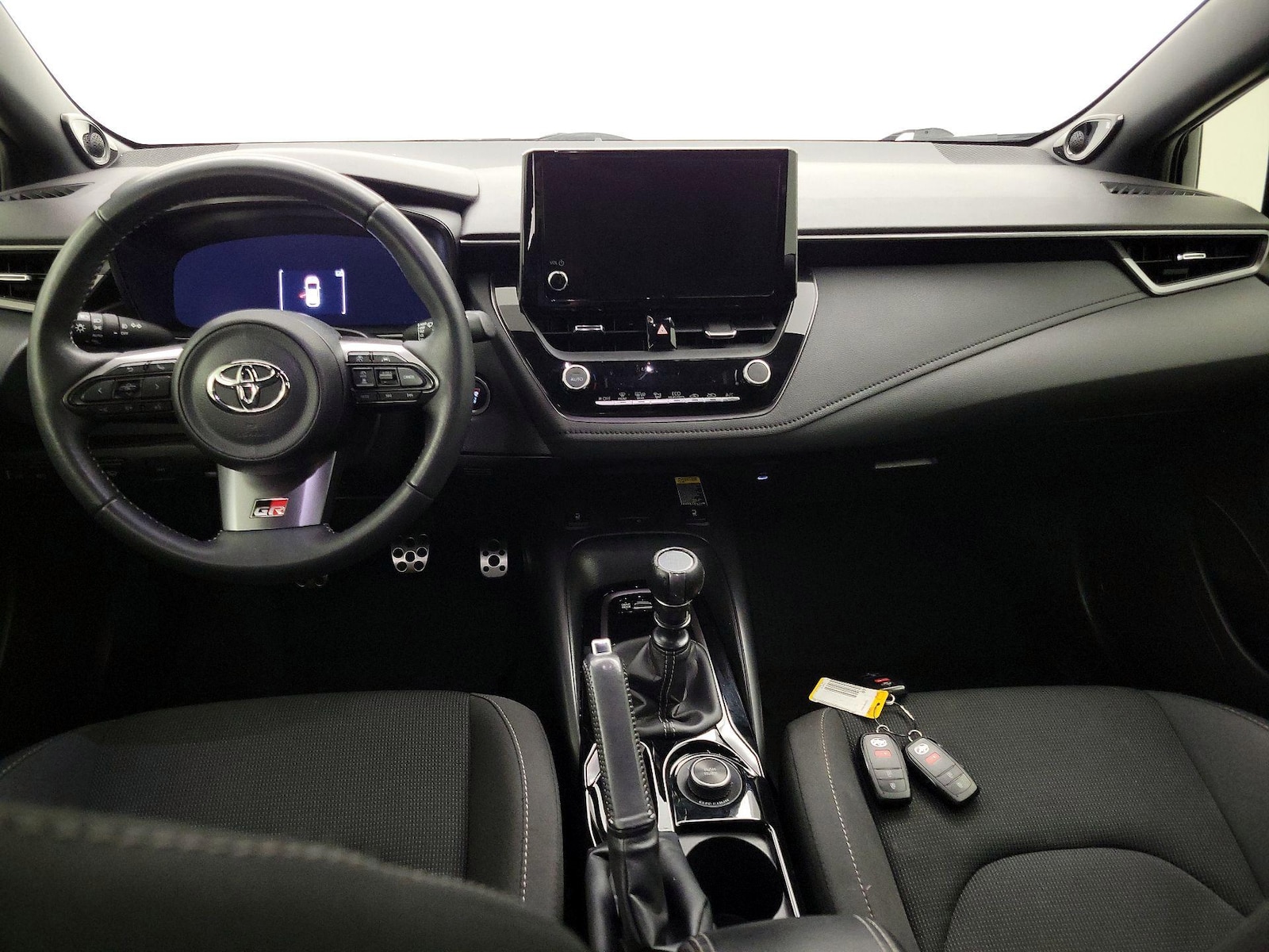 2023 Toyota GR Corolla Core - Photo 10