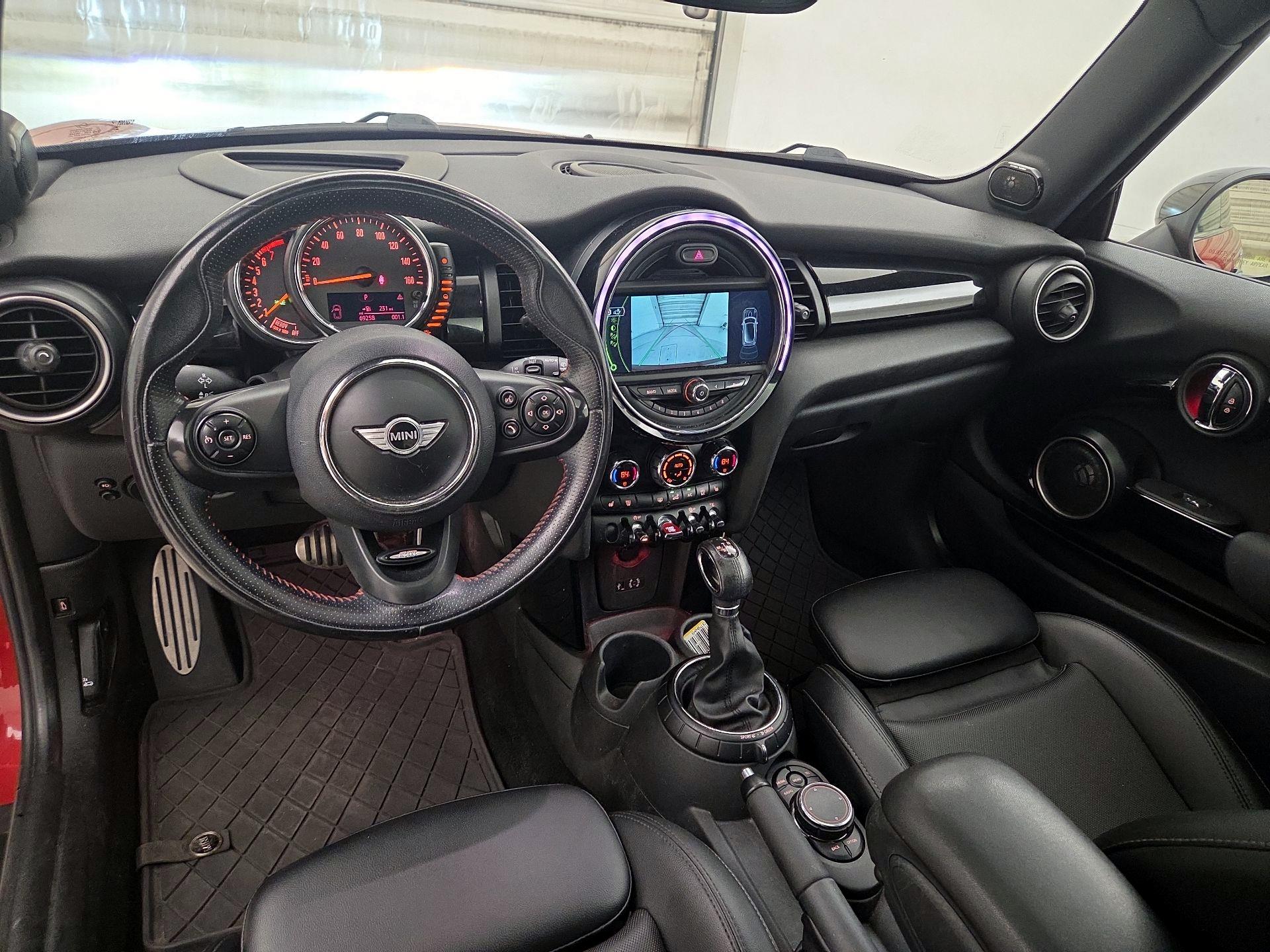 Thumbnail: 2015 MINI Cooper Hardtop - 9