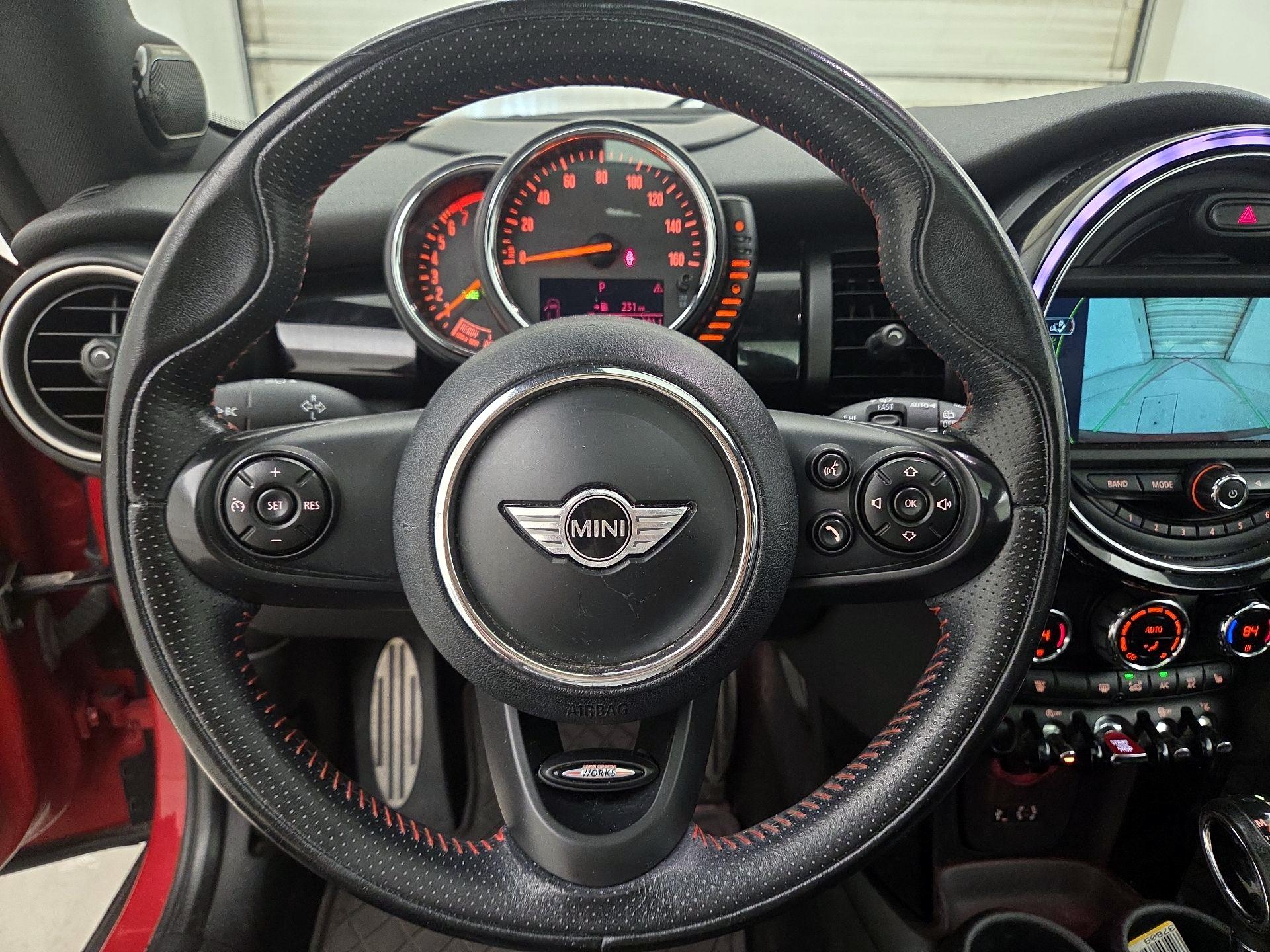 Thumbnail: 2015 MINI Cooper Hardtop - 10