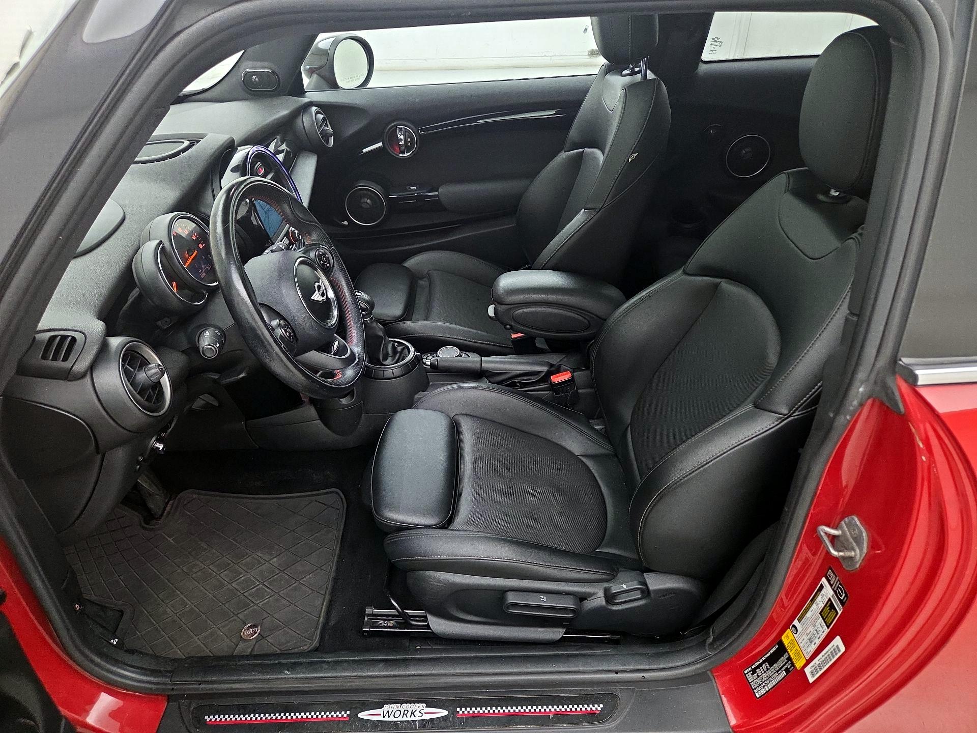 Thumbnail: 2015 MINI Cooper Hardtop - 11