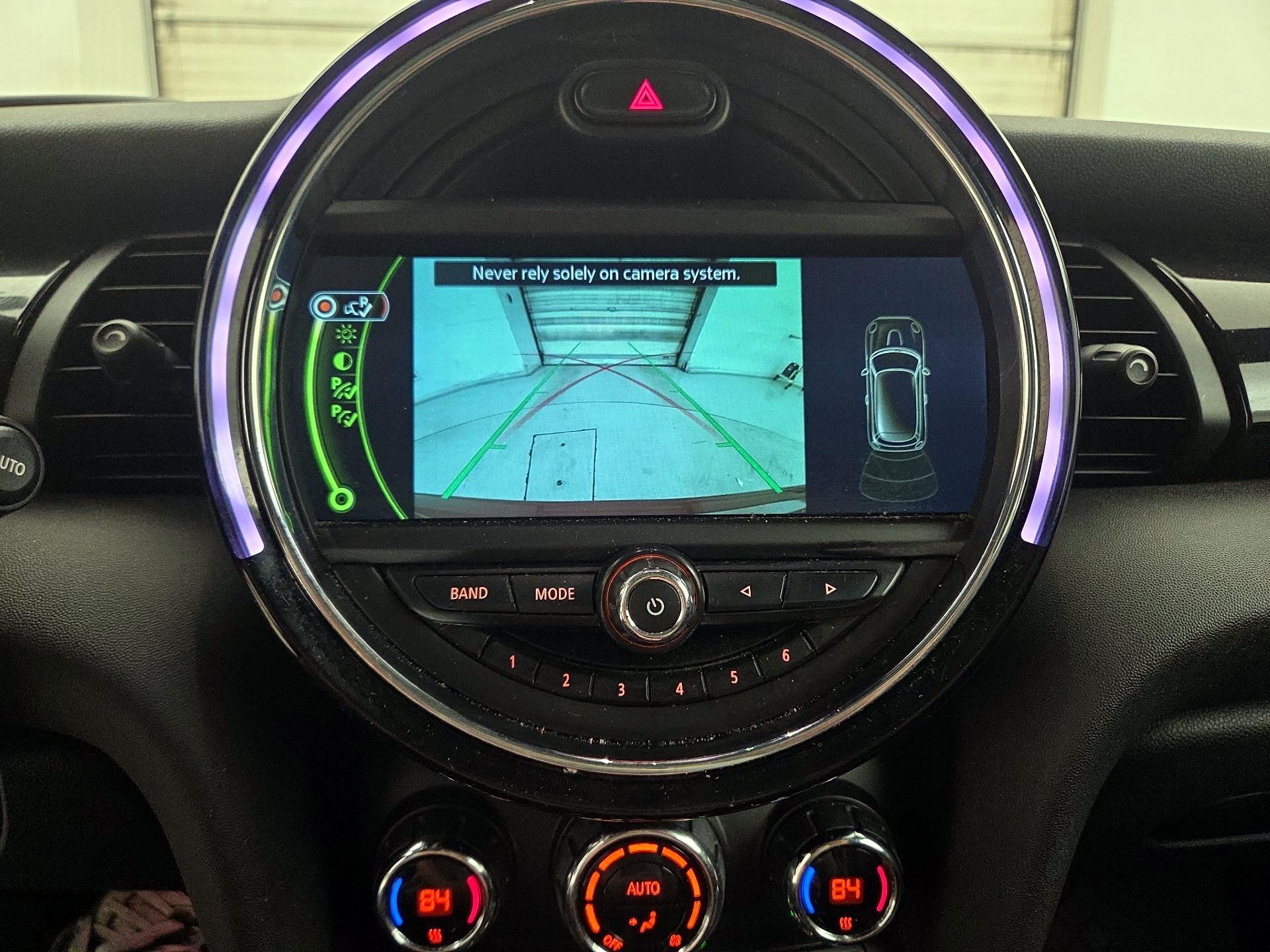 Thumbnail: 2015 MINI Cooper Hardtop - 14