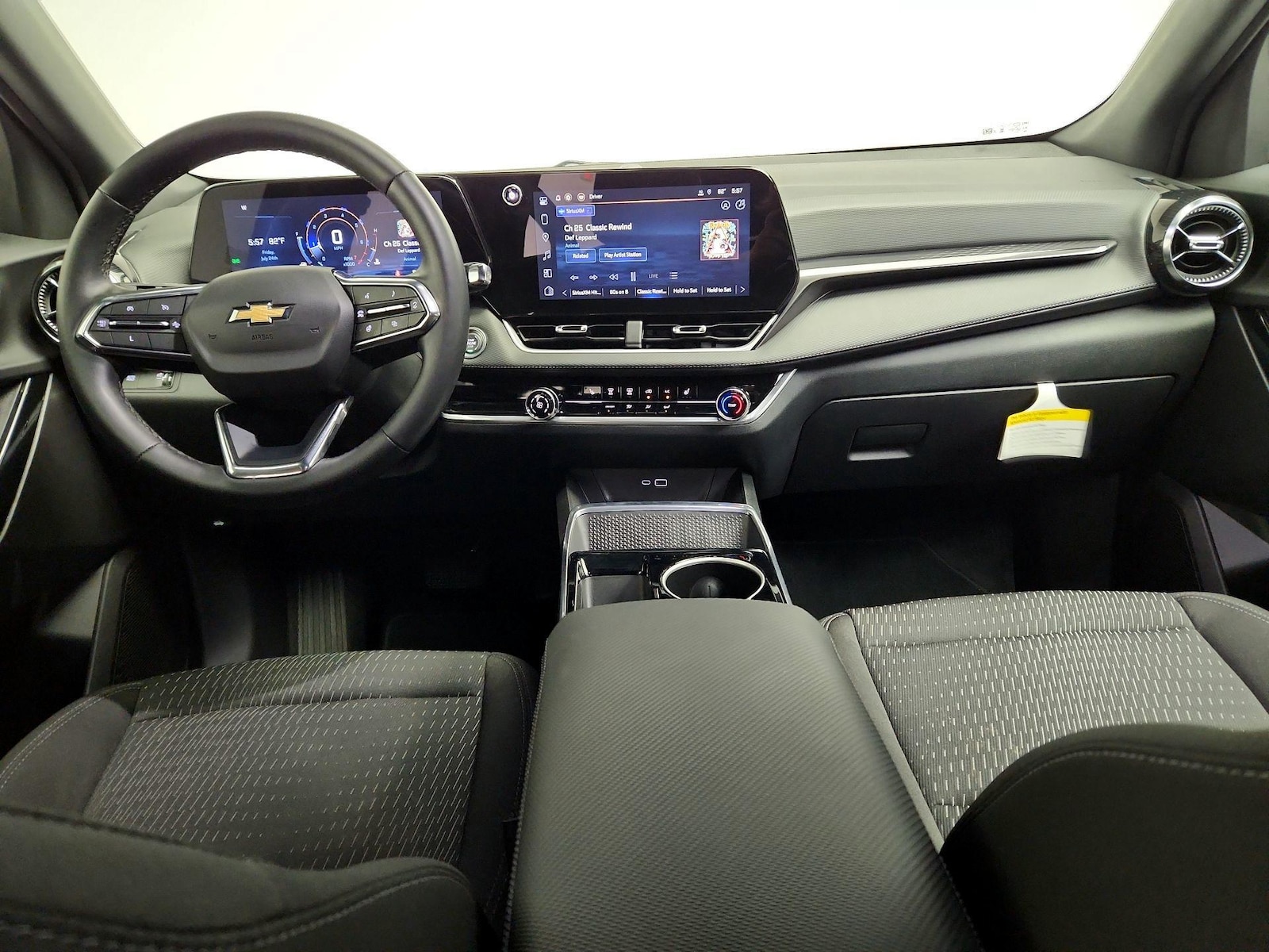 2025 Chevrolet Equinox LT - Photo 10