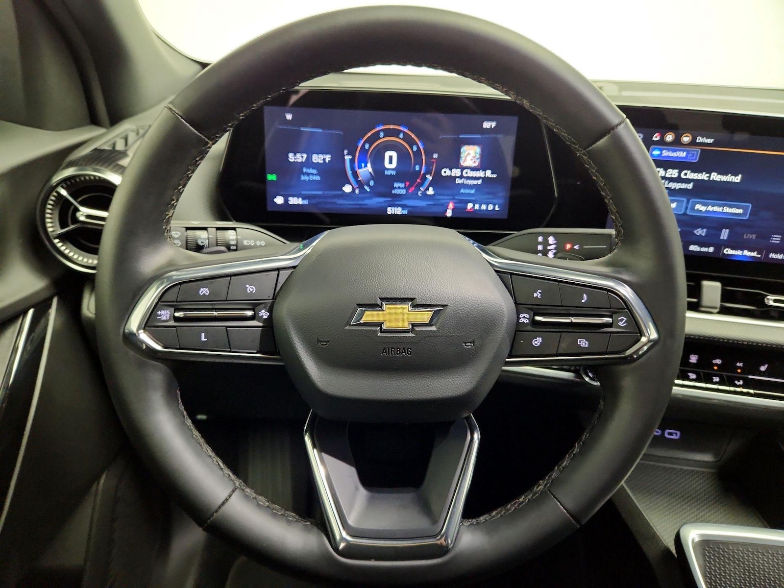 2025 Chevrolet Equinox LT - Photo 11