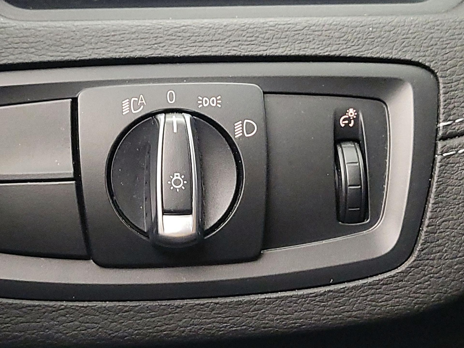 2020 BMW X1 28i - Photo 14