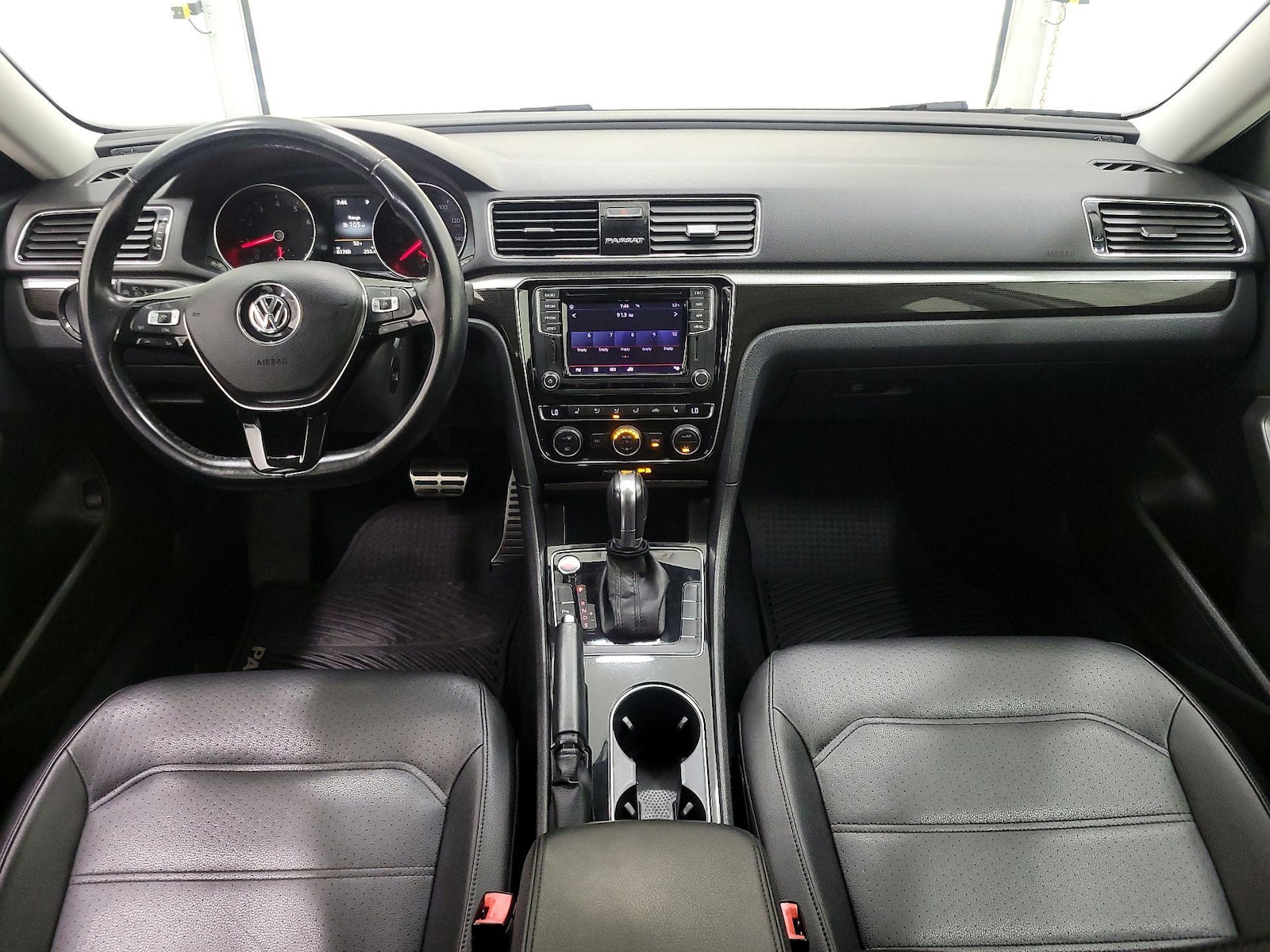2019 Volkswagen Passat SE R-Line - Photo 10