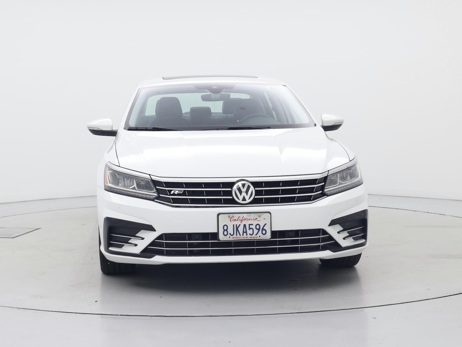 2019 Volkswagen Passat SE R-Line - Photo 6