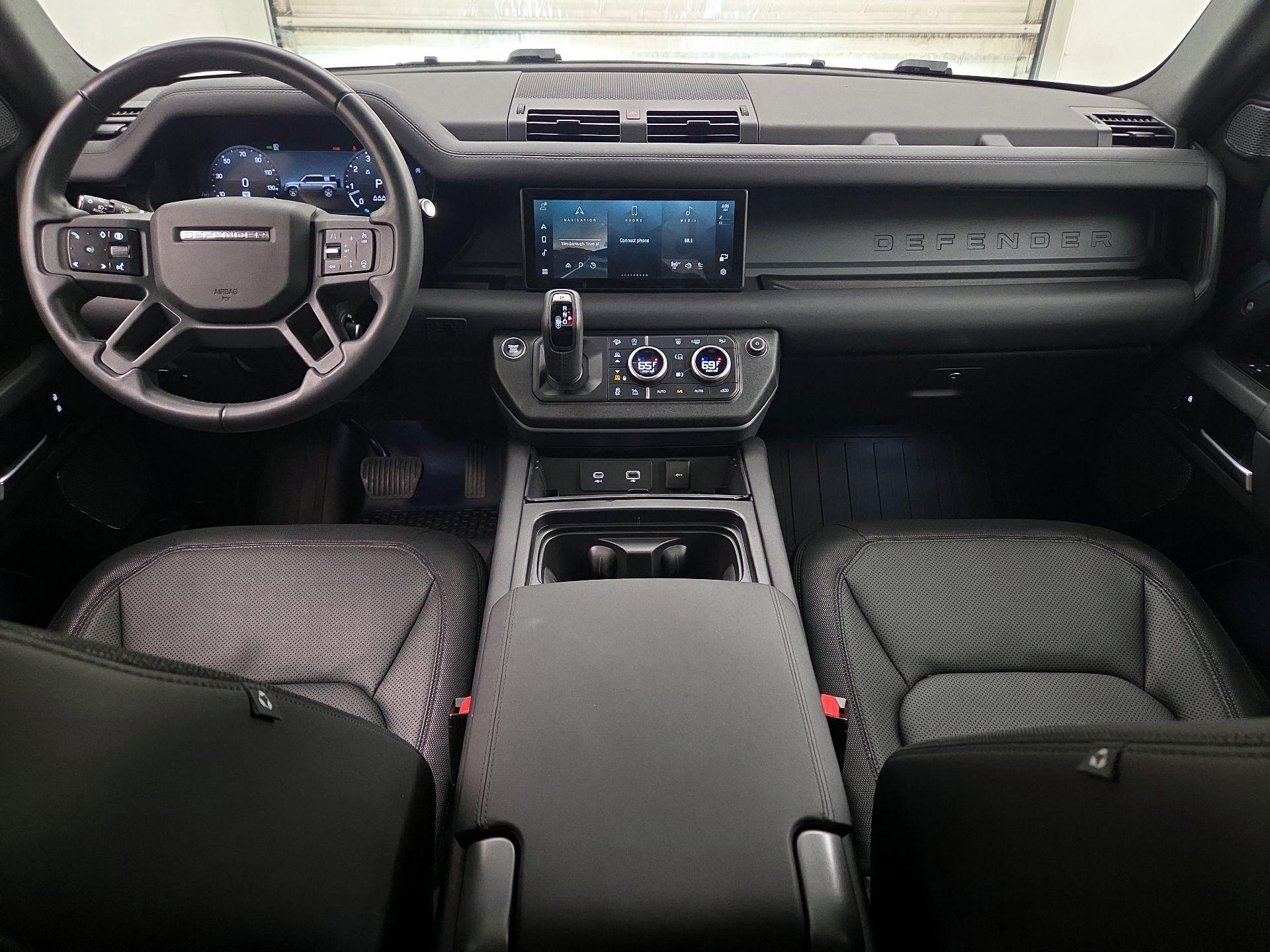 Thumbnail: 2024 Land Rover Defender - 9