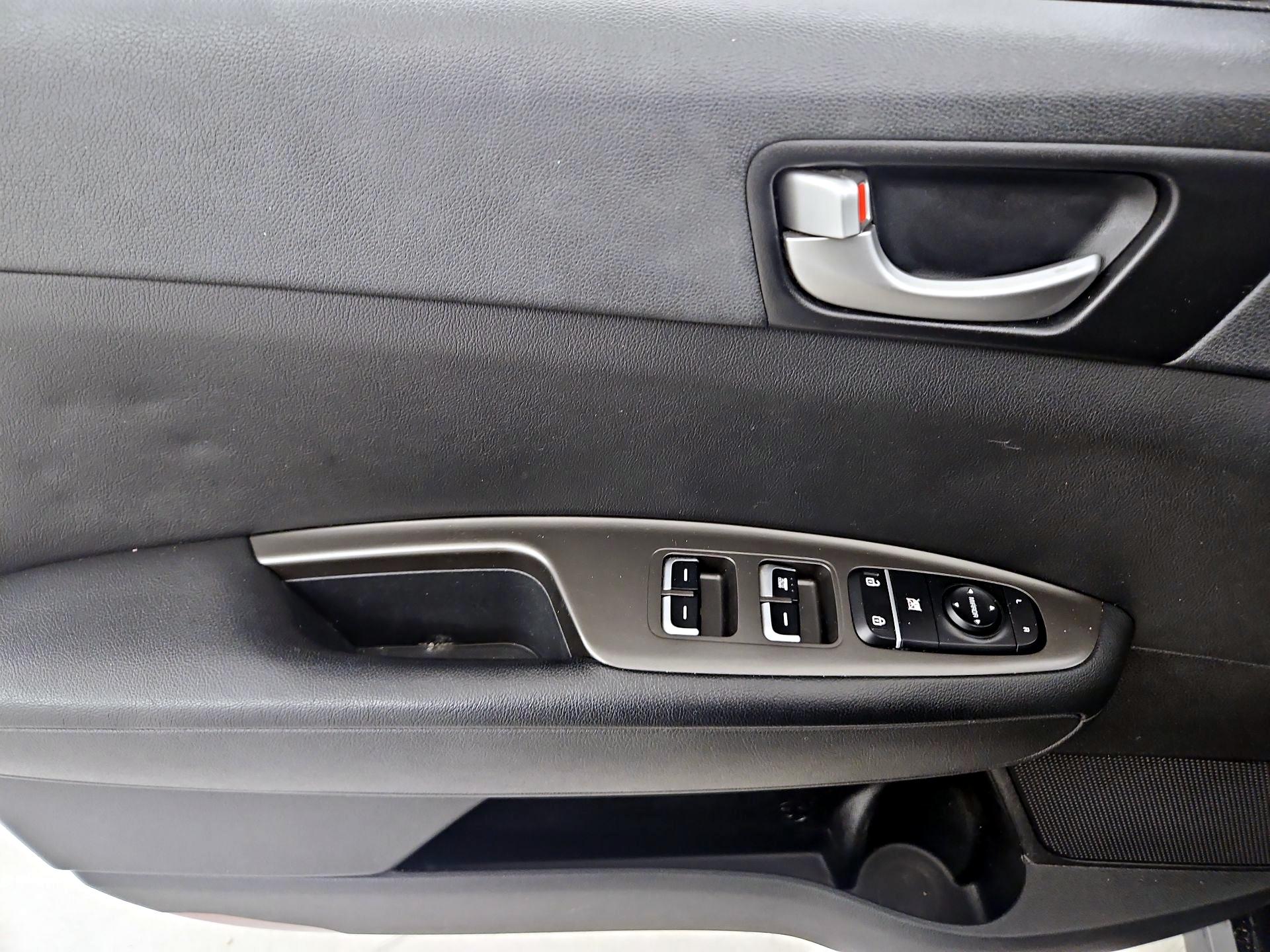Thumbnail: 2020 Kia Optima - 12