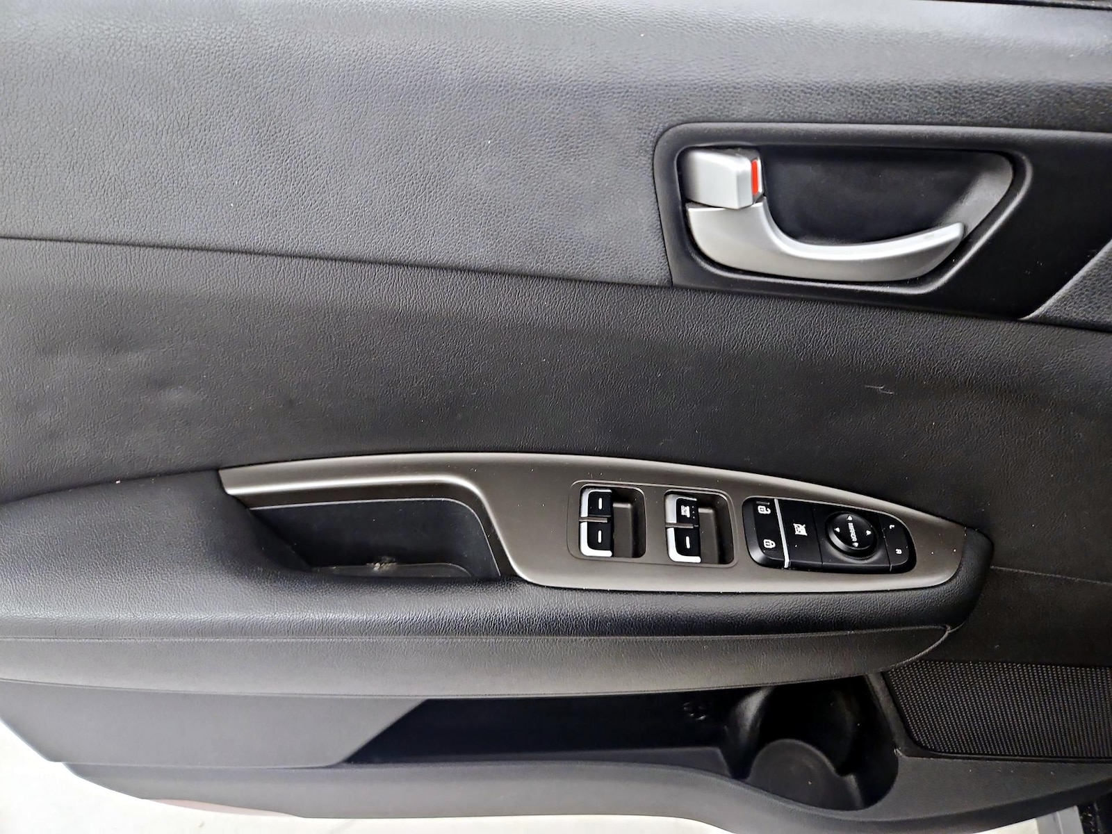 2020 Kia Optima SE - Photo 13