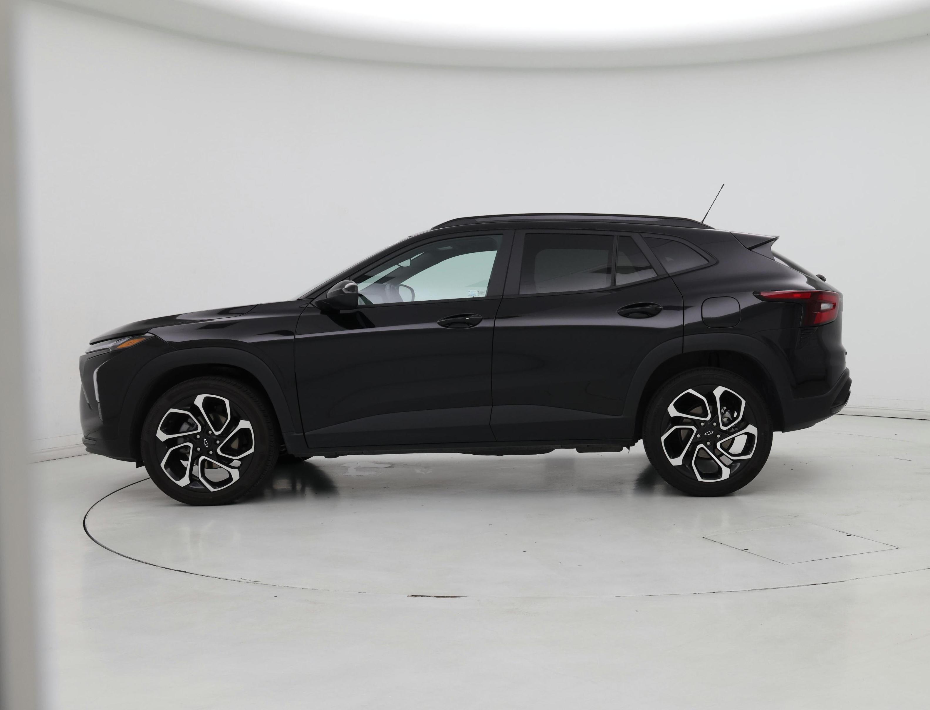 Thumbnail: 2025 Chevrolet Trax - 3