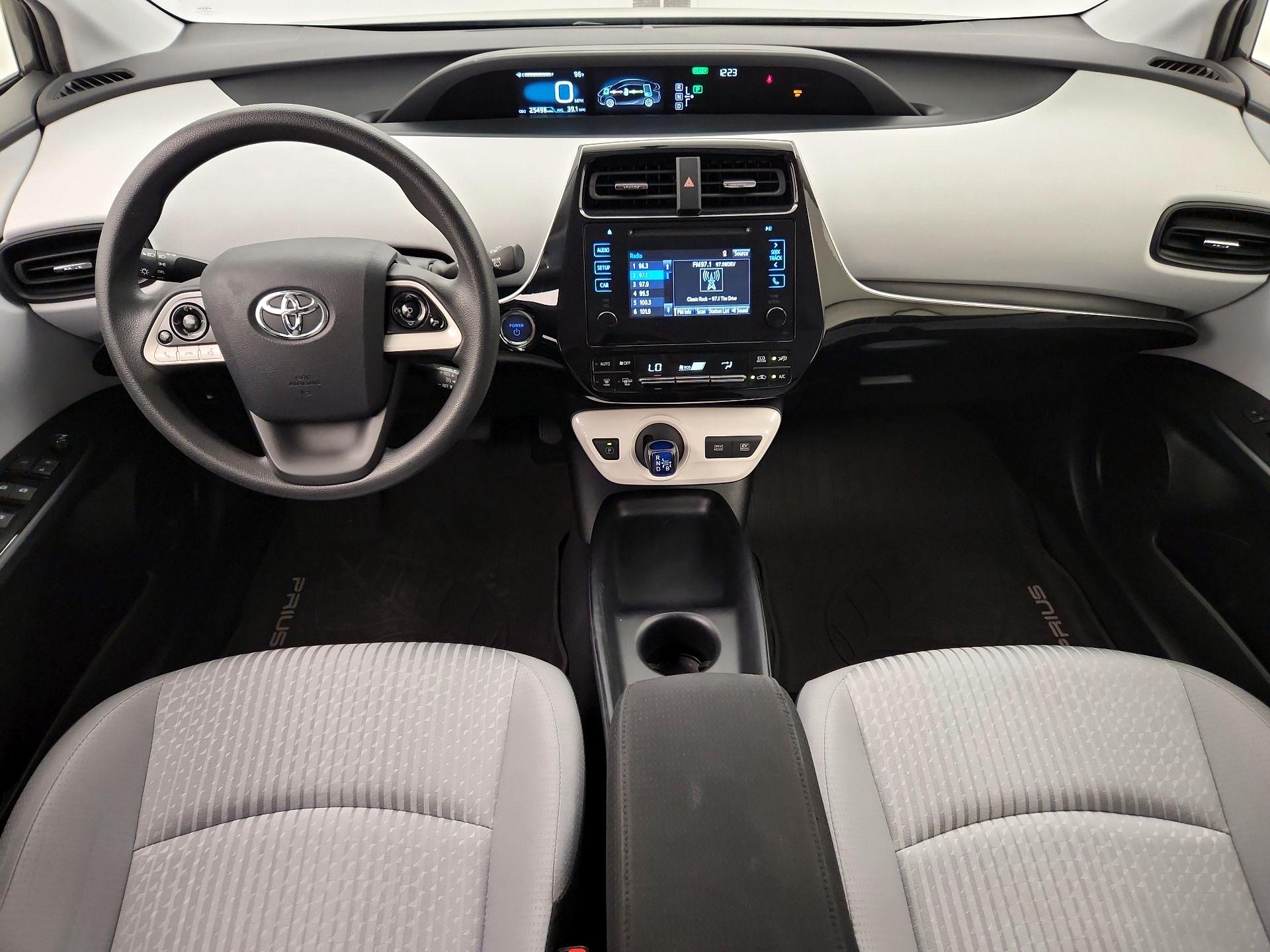 Thumbnail: 2016 Toyota Prius - 9