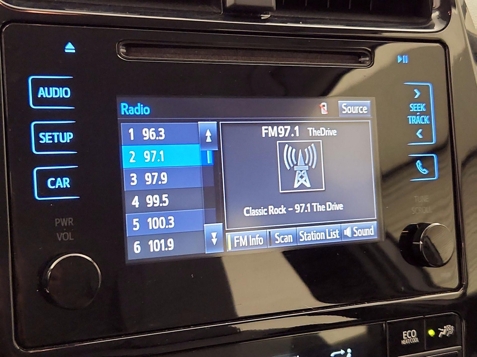 2016 Toyota Prius Two - Photo 16