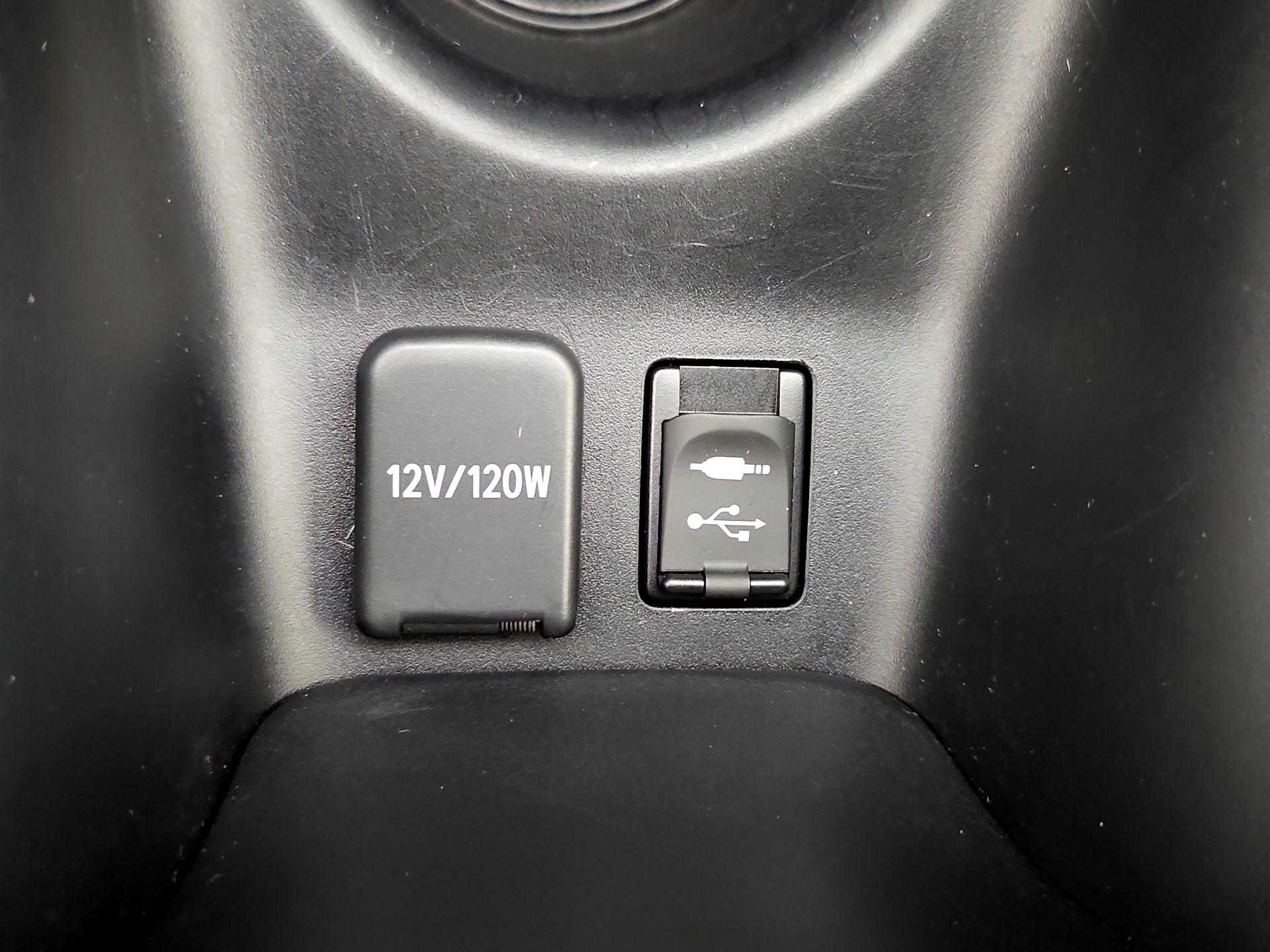 Thumbnail: 2016 Toyota Prius - 18