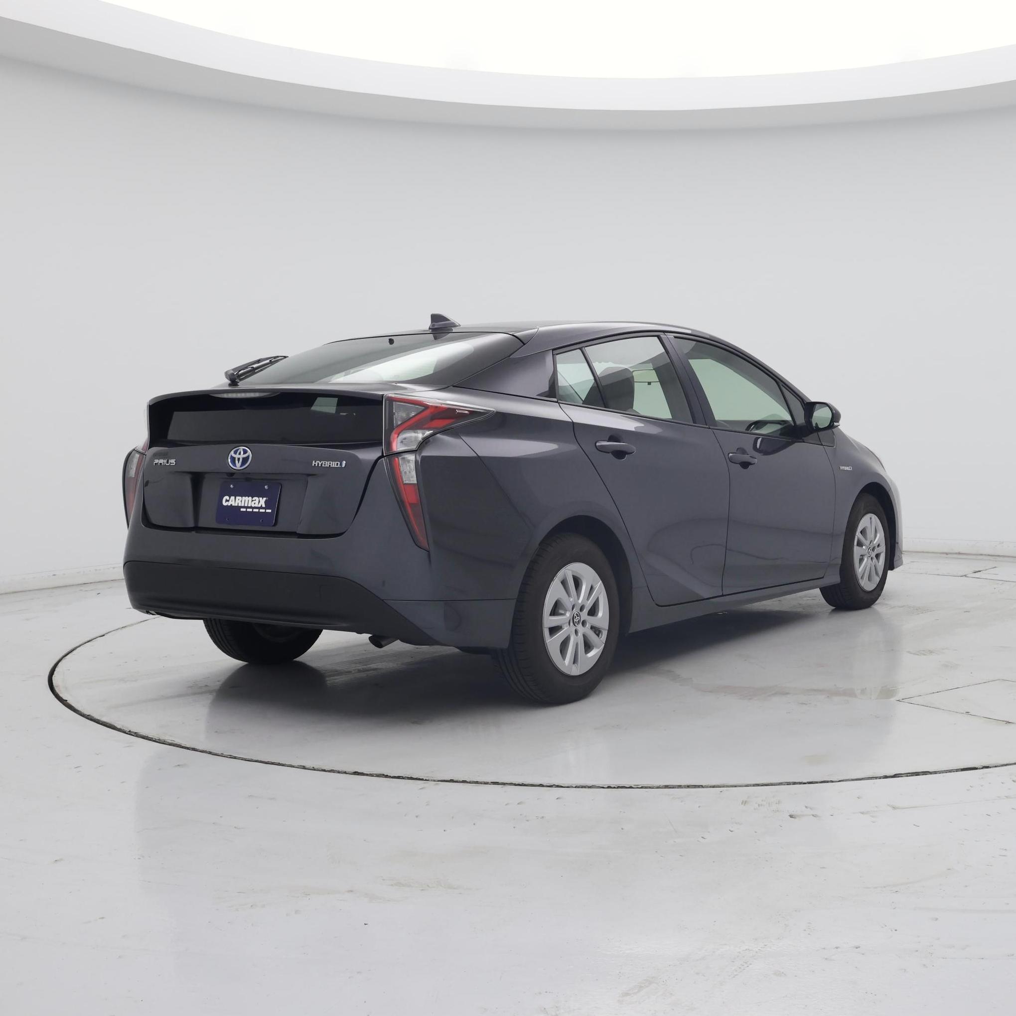 Thumbnail: 2016 Toyota Prius - 8