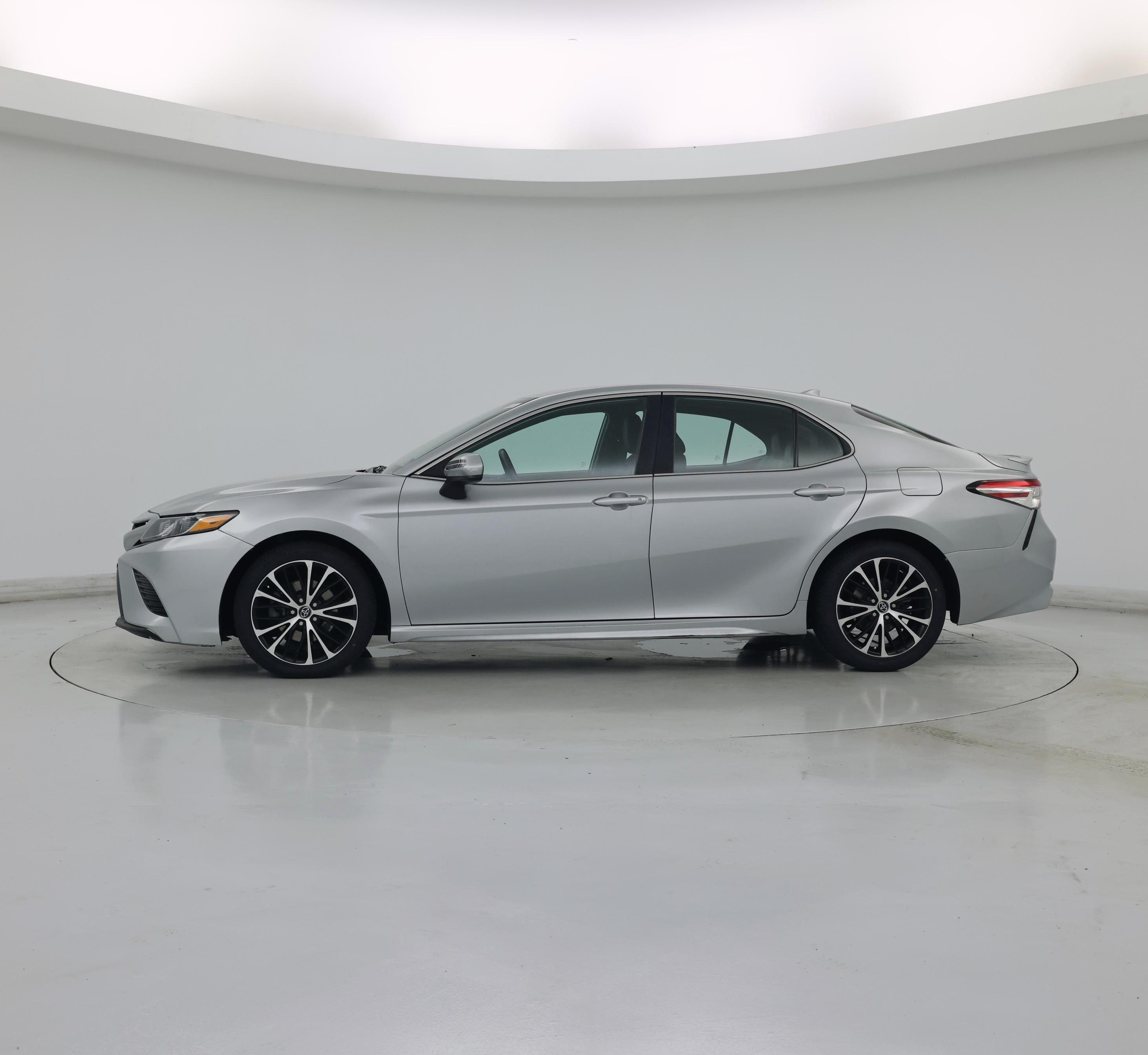 Thumbnail: 2020 Toyota Camry - 3