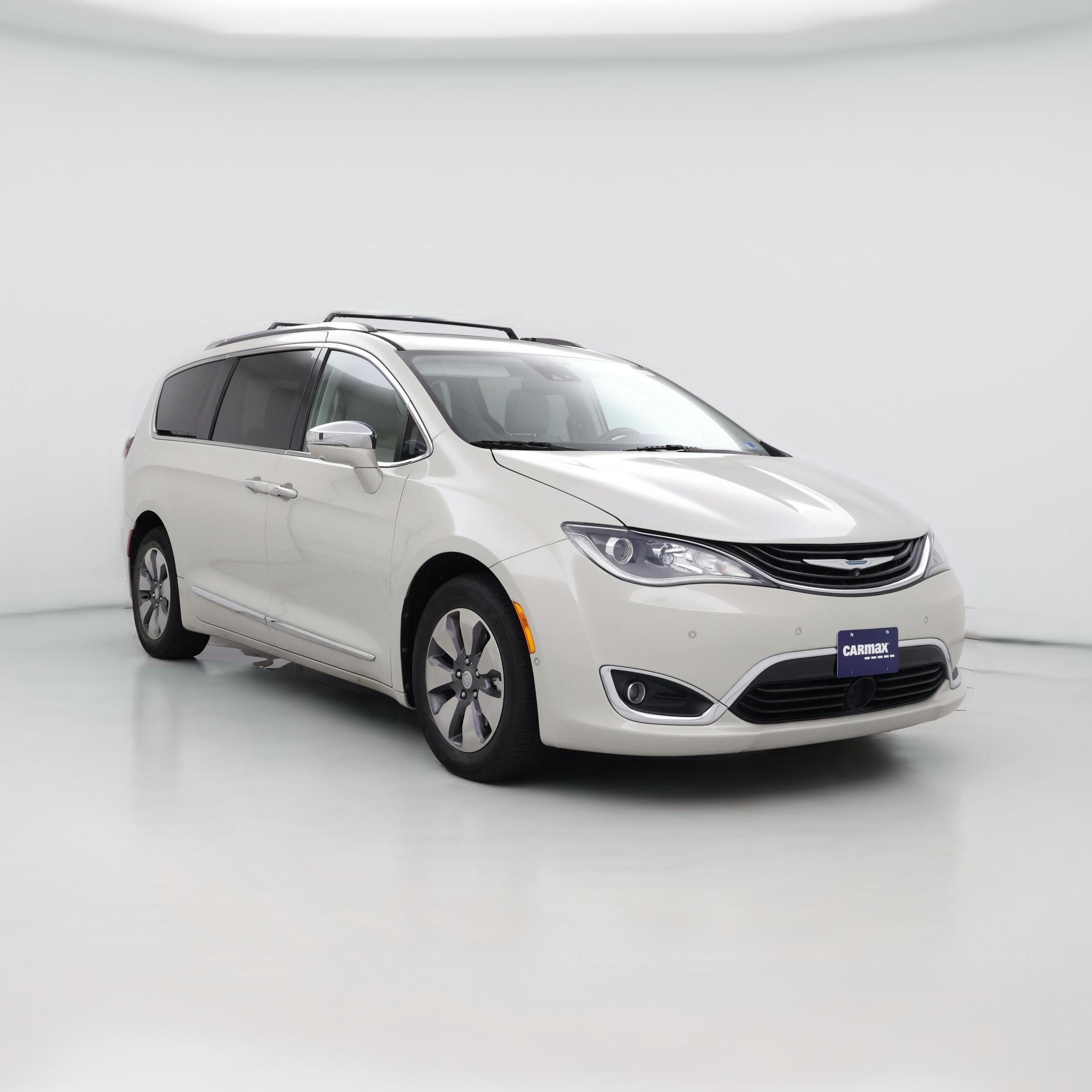 Thumbnail: 2017 Chrysler Pacifica - 1