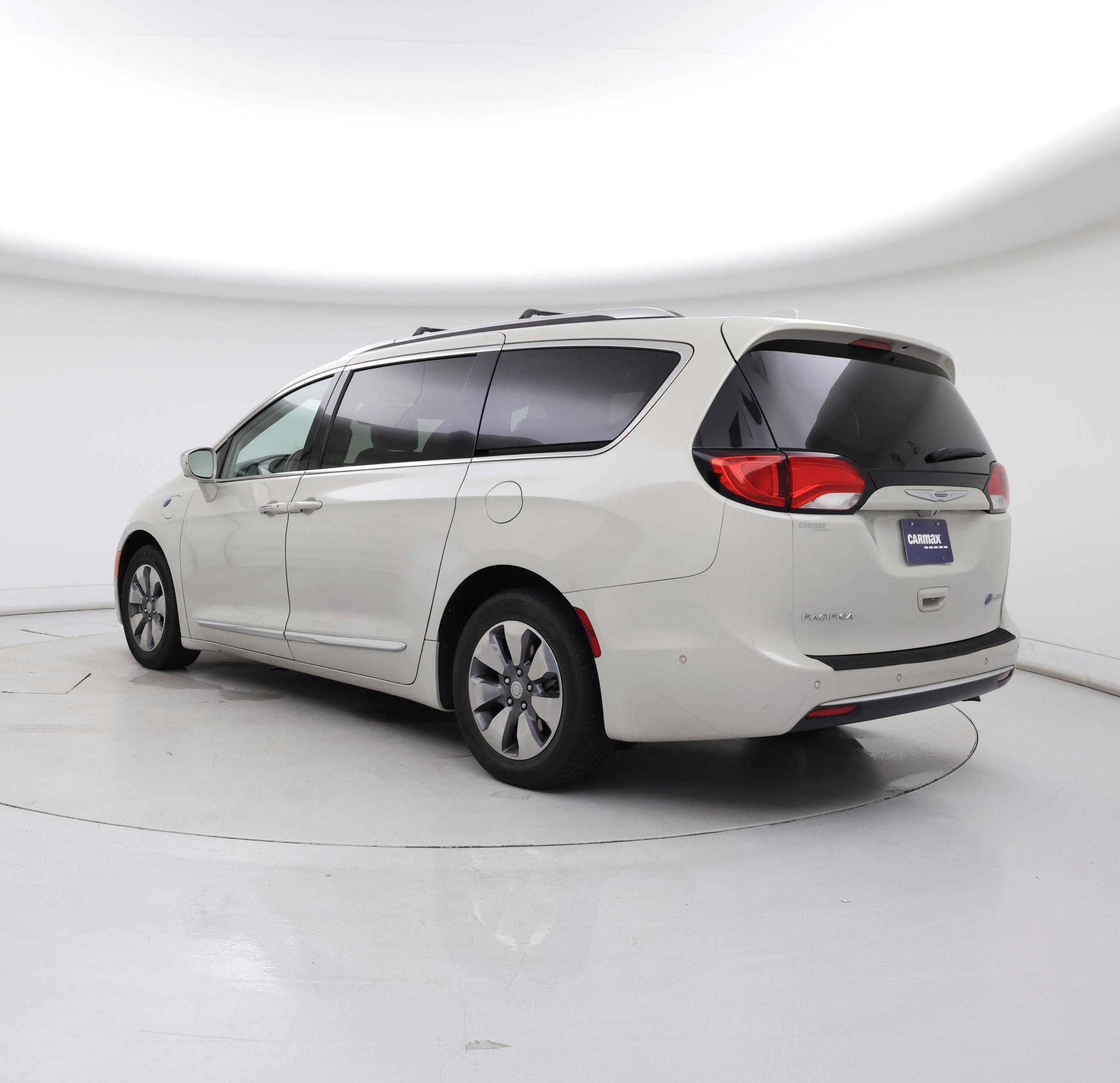 Thumbnail: 2017 Chrysler Pacifica - 2