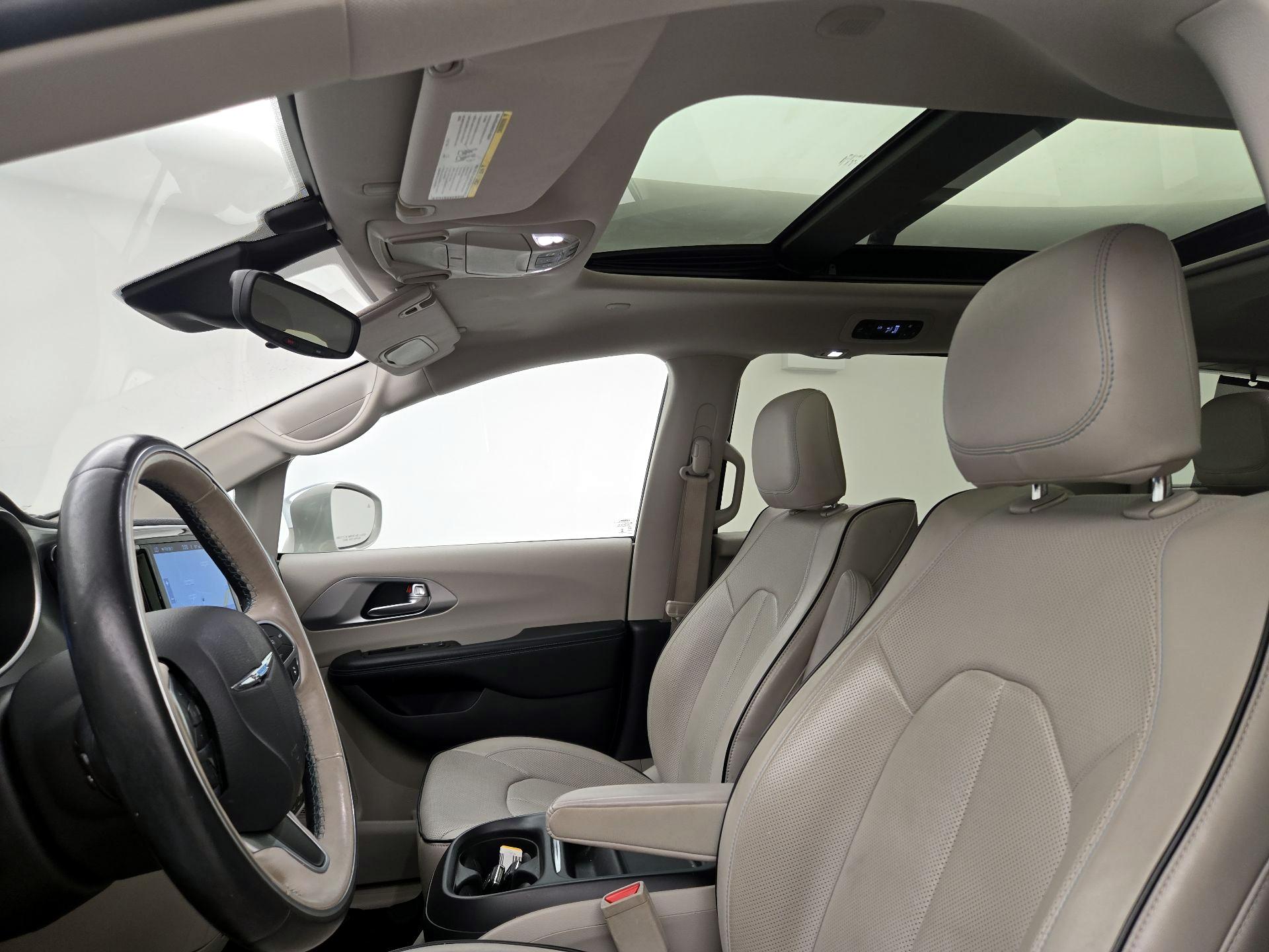 Thumbnail: 2017 Chrysler Pacifica - 20