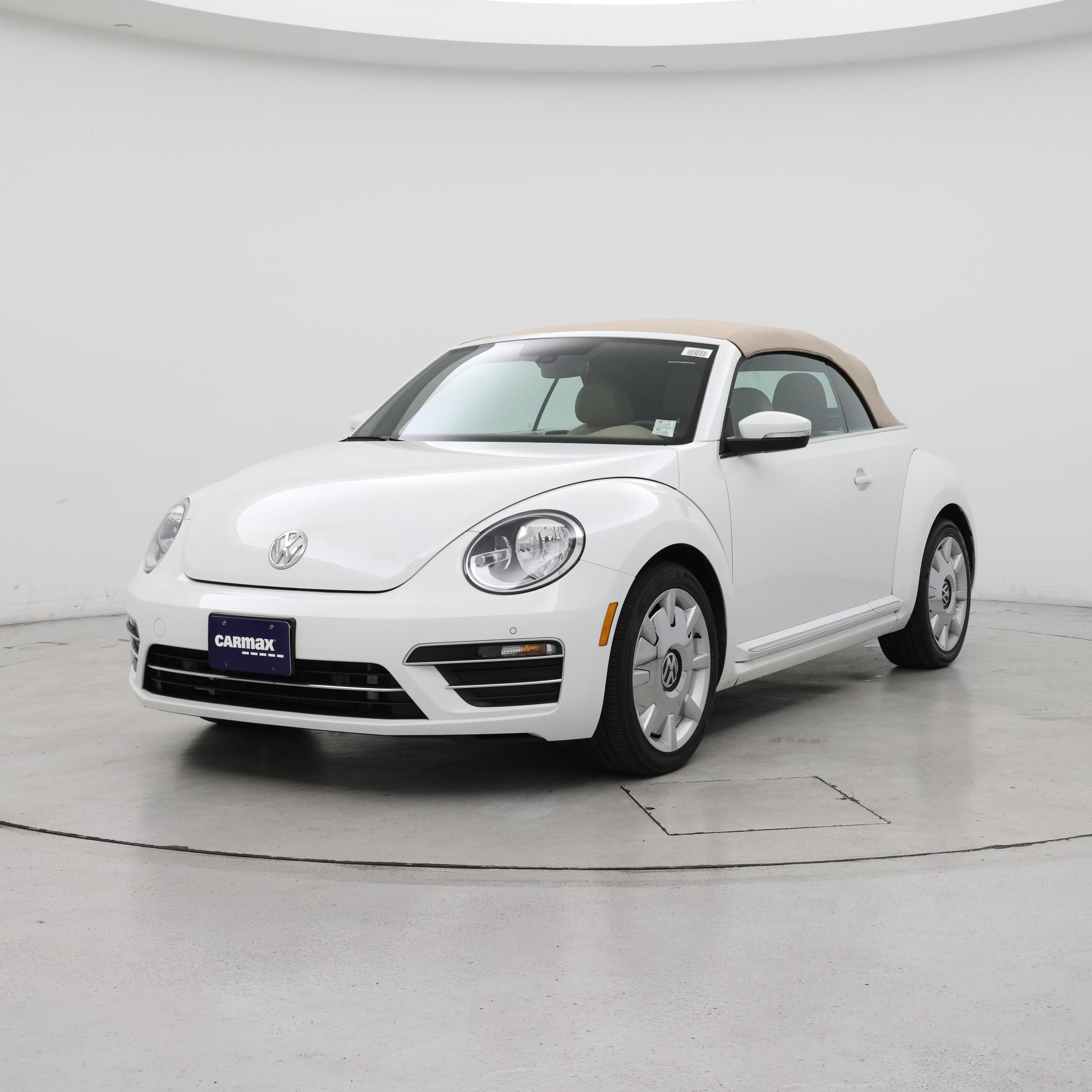 Thumbnail: 2017 Volkswagen Beetle - 4