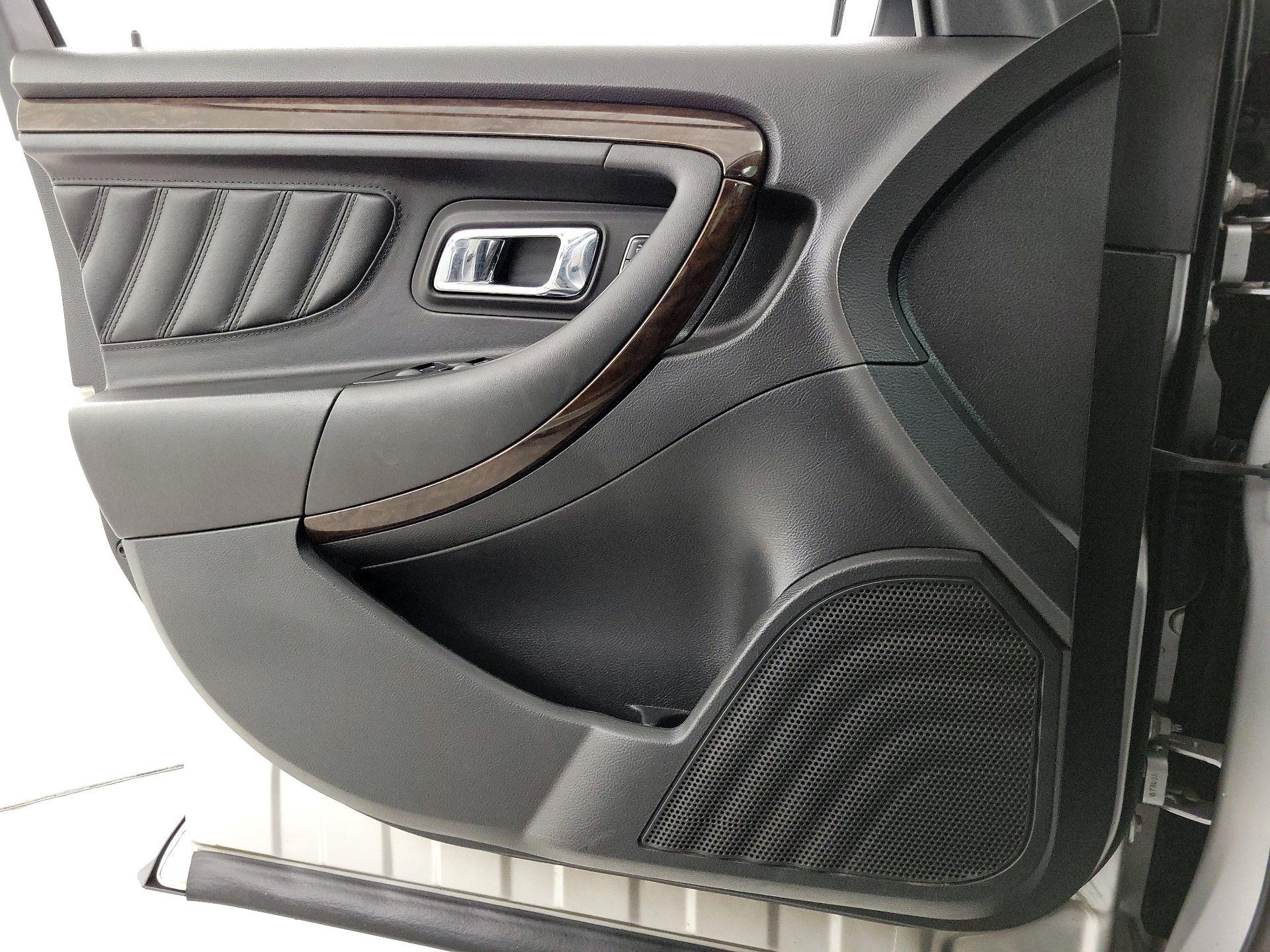 Thumbnail: 2014 Ford Taurus - 12