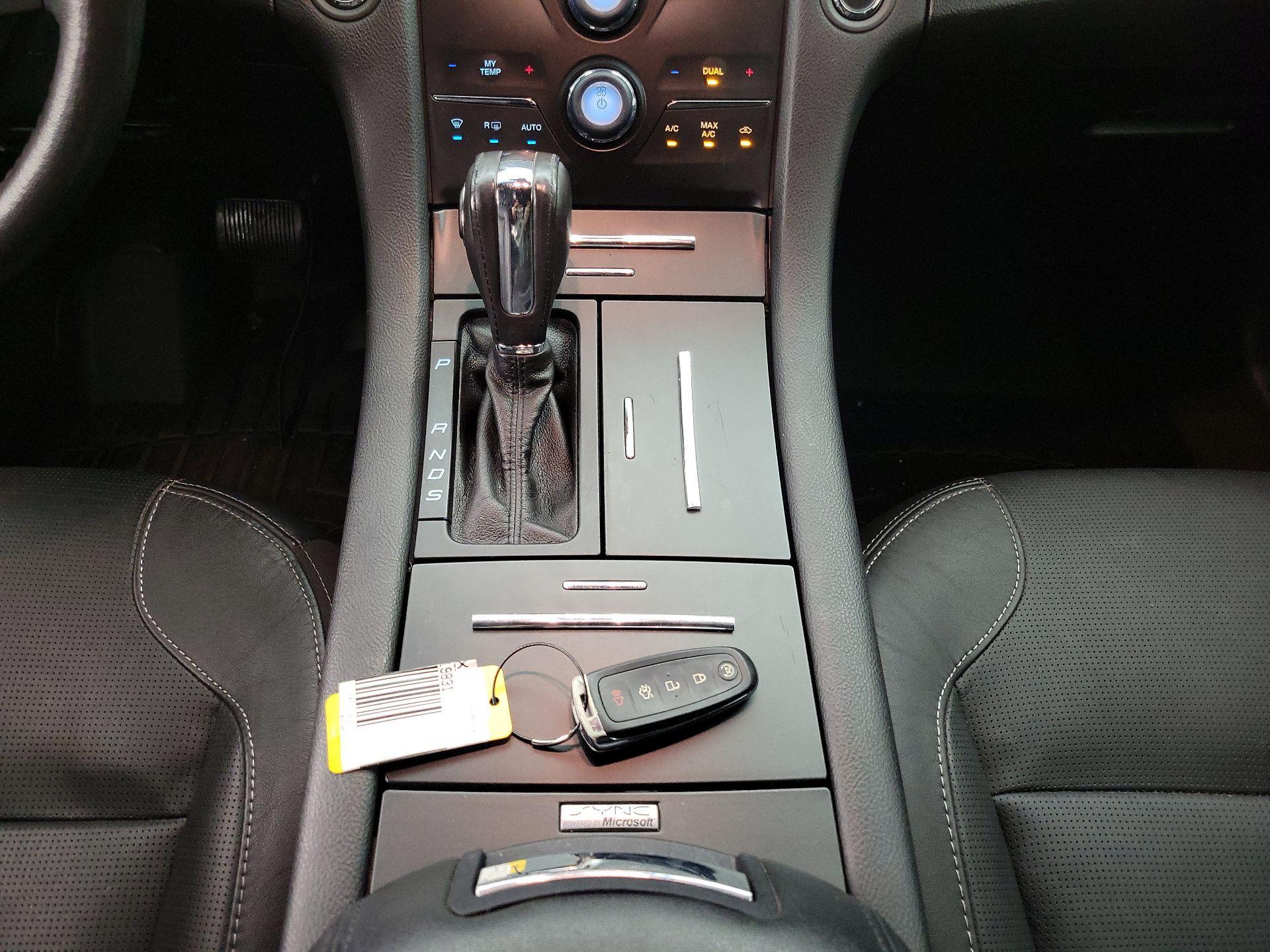 Thumbnail: 2014 Ford Taurus - 17
