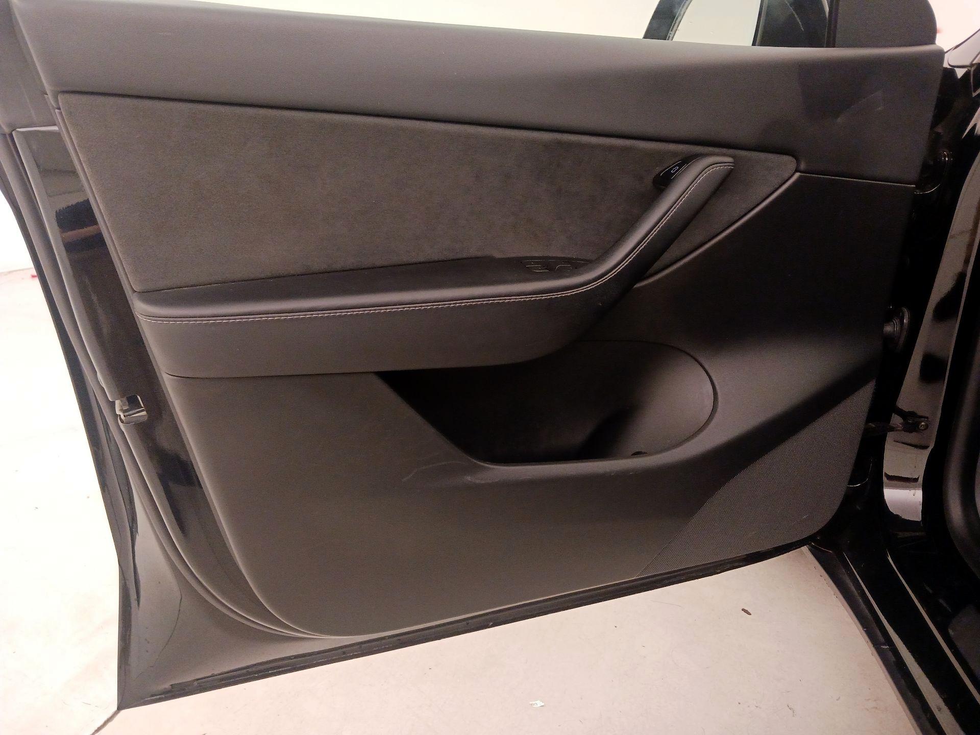 Thumbnail: 2022 Tesla Model Y - 12
