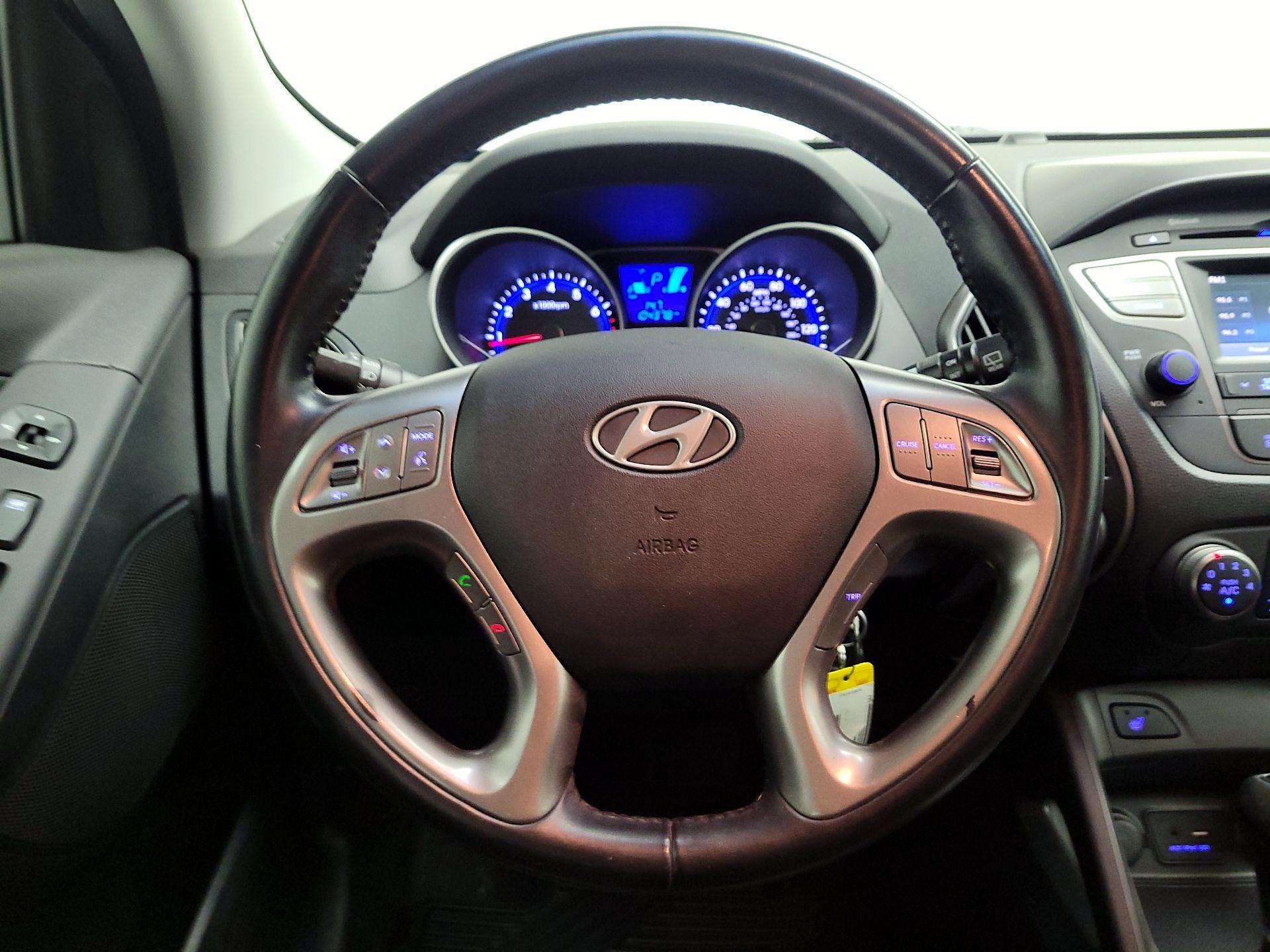 Thumbnail: 2015 Hyundai Tucson - 10