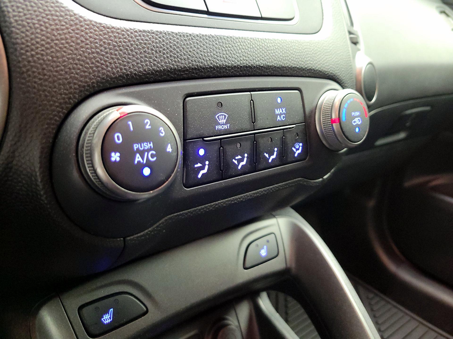 Thumbnail: 2015 Hyundai Tucson - 14