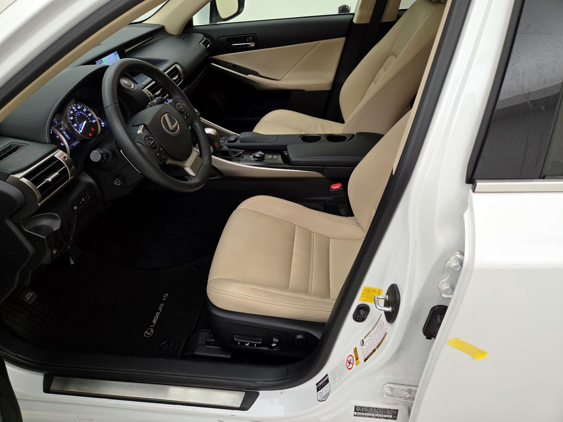 Thumbnail: 2014 Lexus IS - 11