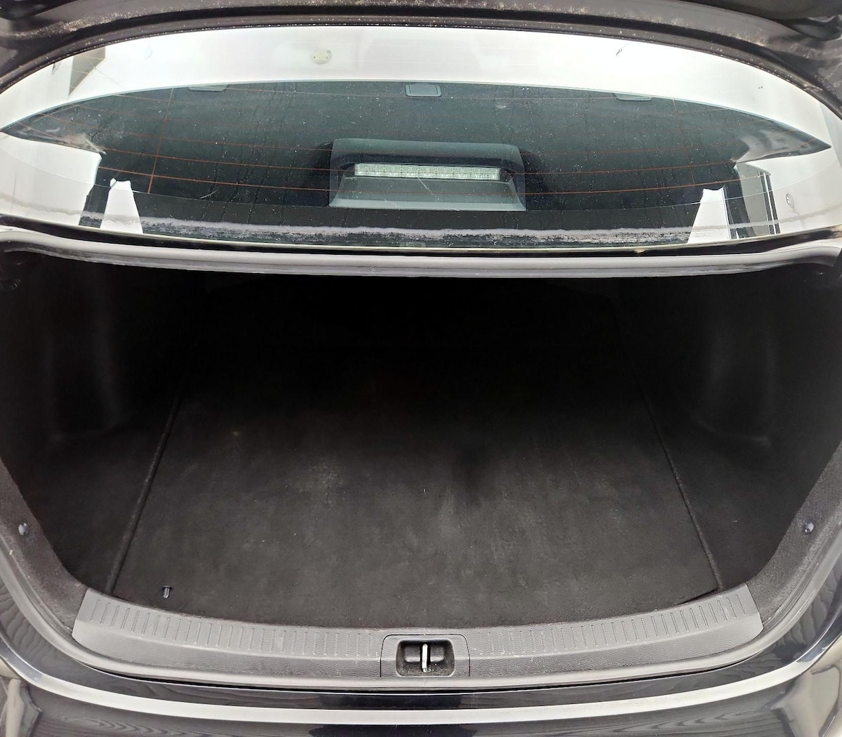Trunk/Cargo (Seats Up)