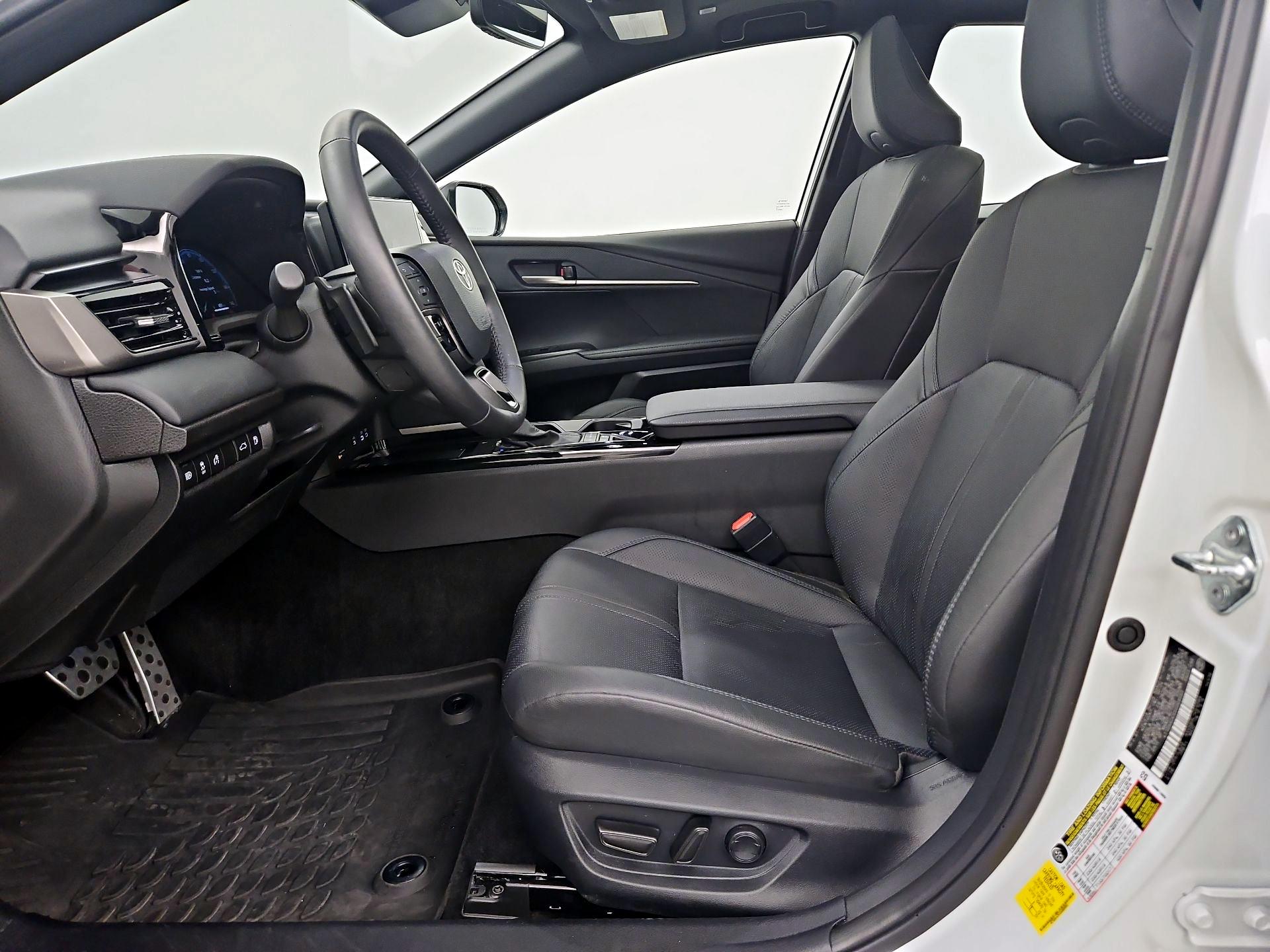 Thumbnail: 2025 Toyota Camry - 11